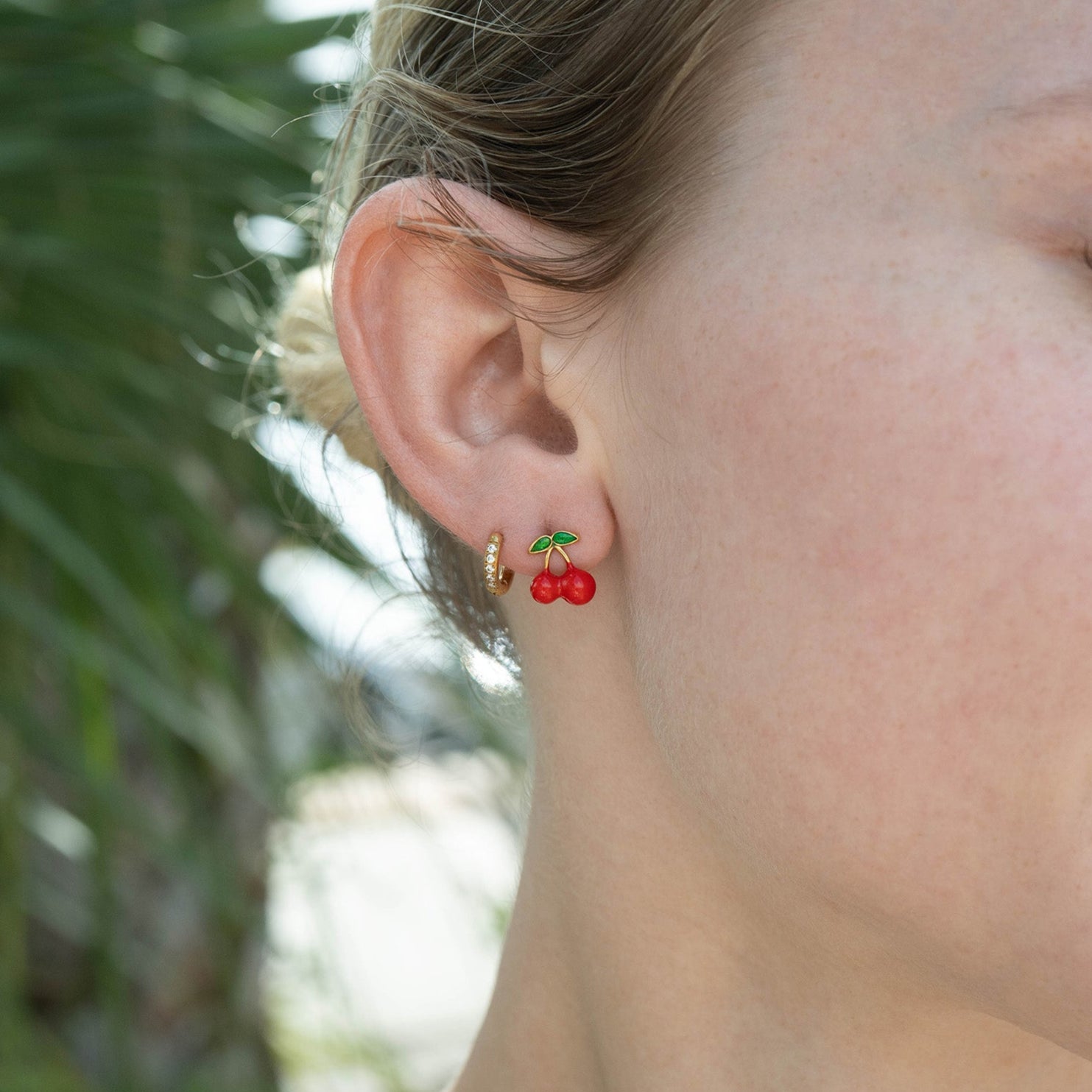 18K Gold PVD Stainless Steel Enamel Cherry Stud Earrings / ERJ0082、mySite、dreamappss