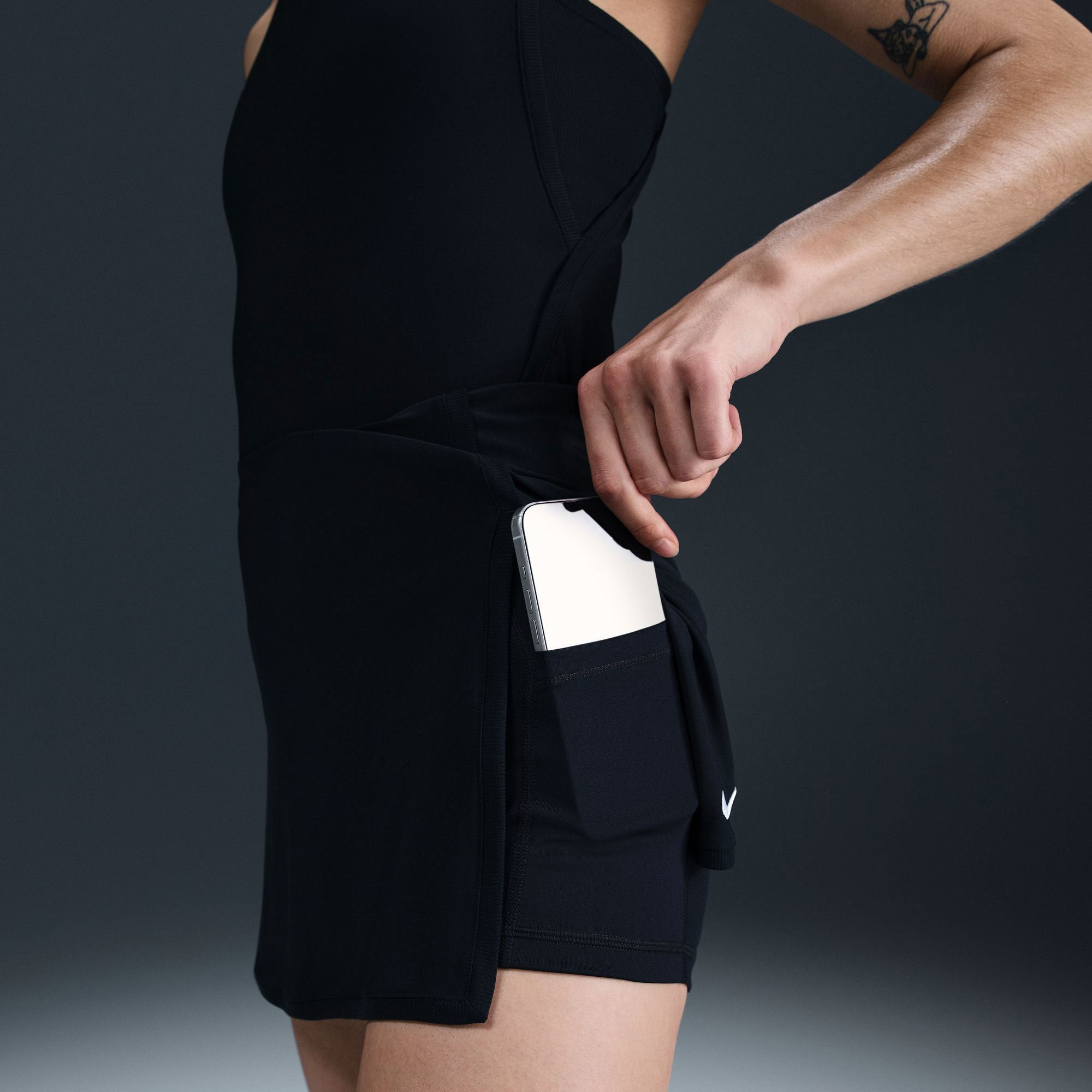 Nike Victory Women's Dri-FIT Mid-Rise Straight Tennis Skirt