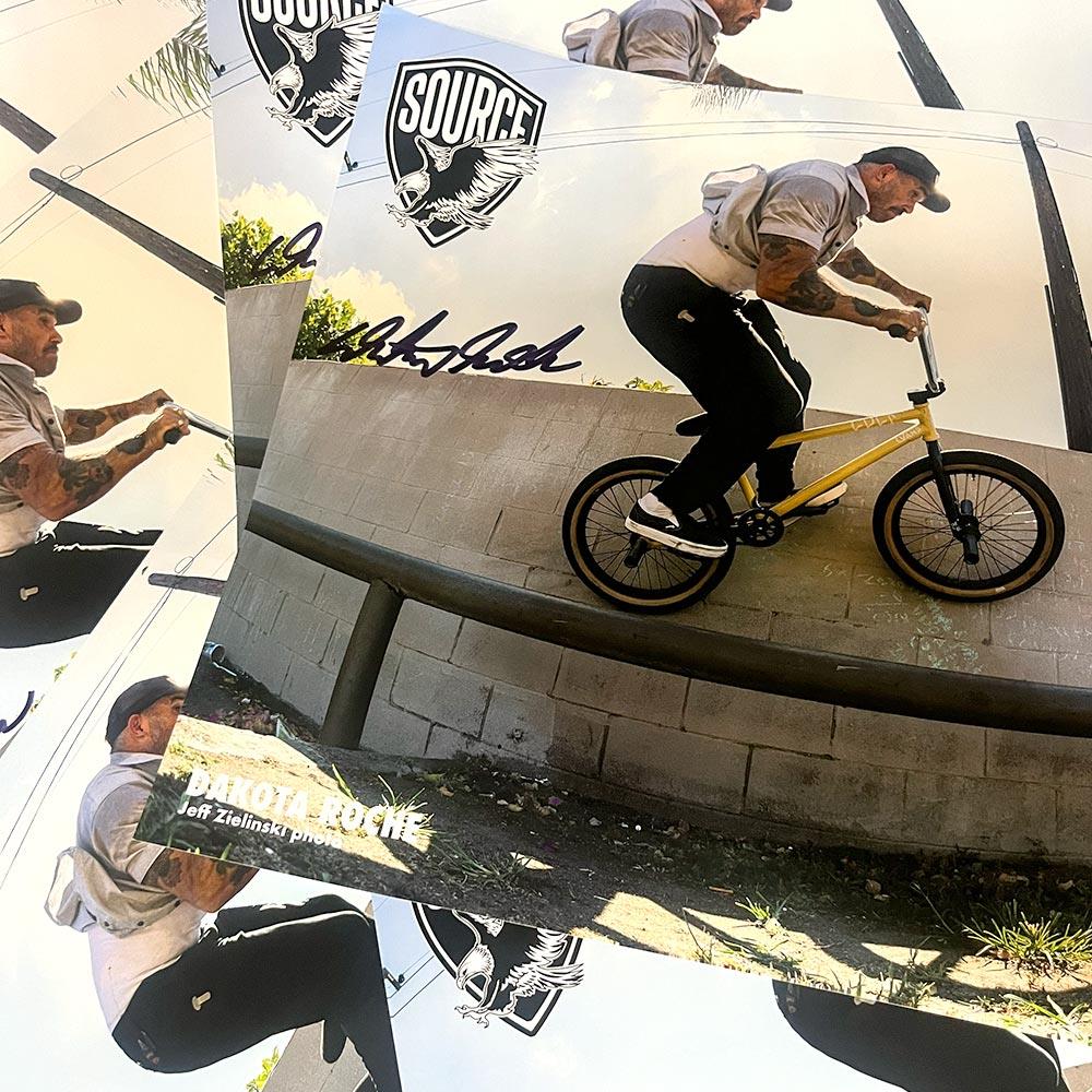  Source Dak LS Tee & Signed Poster、mySite、merchandisen