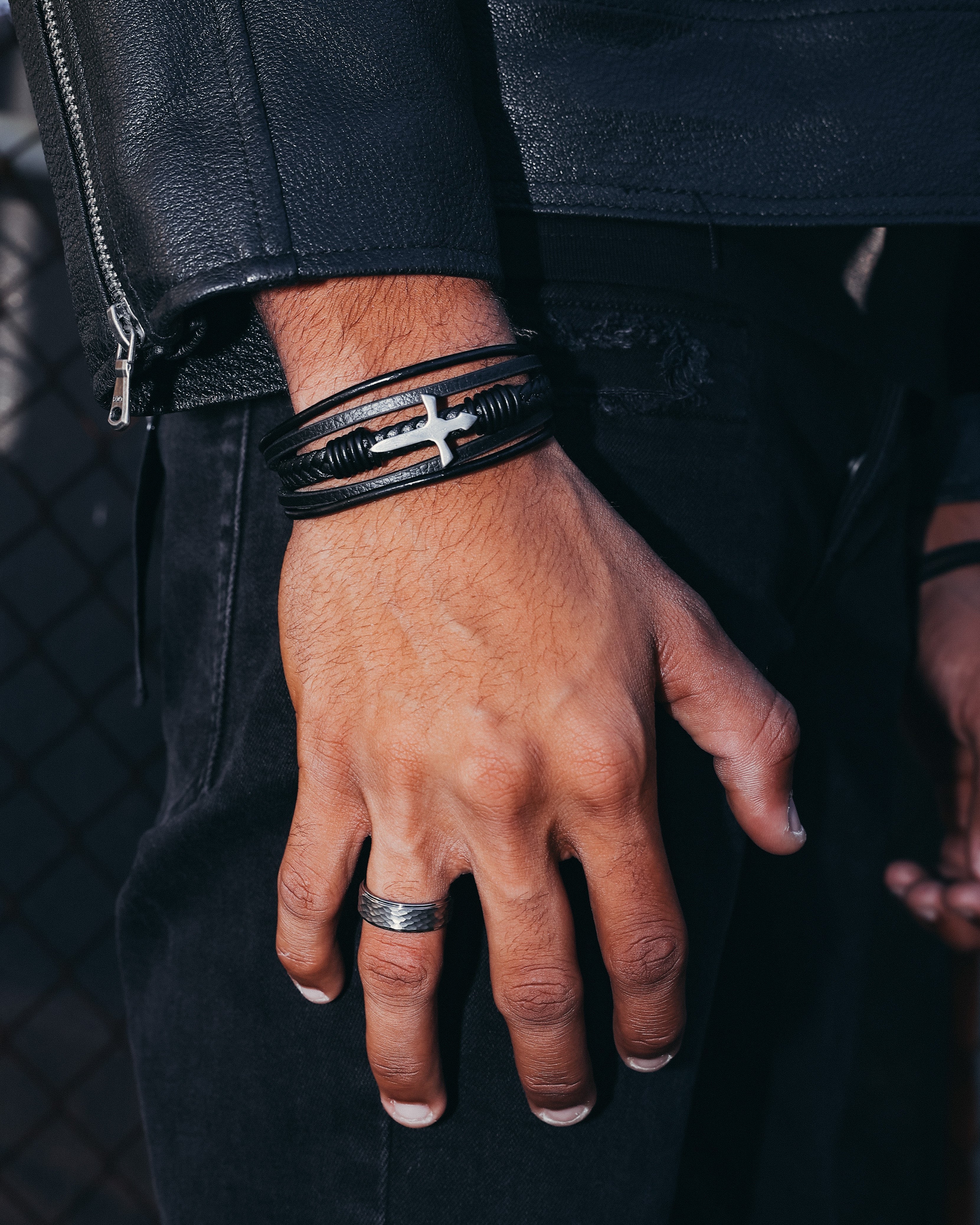 Saint Morta Leather Corium Bracelet Black、mySite、zt4zffjzw
