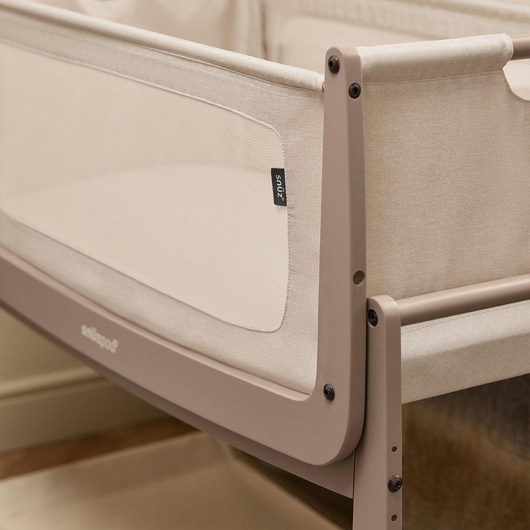  SnuzPod 5 Bedside Crib - Mocha、mySite、merchandisen