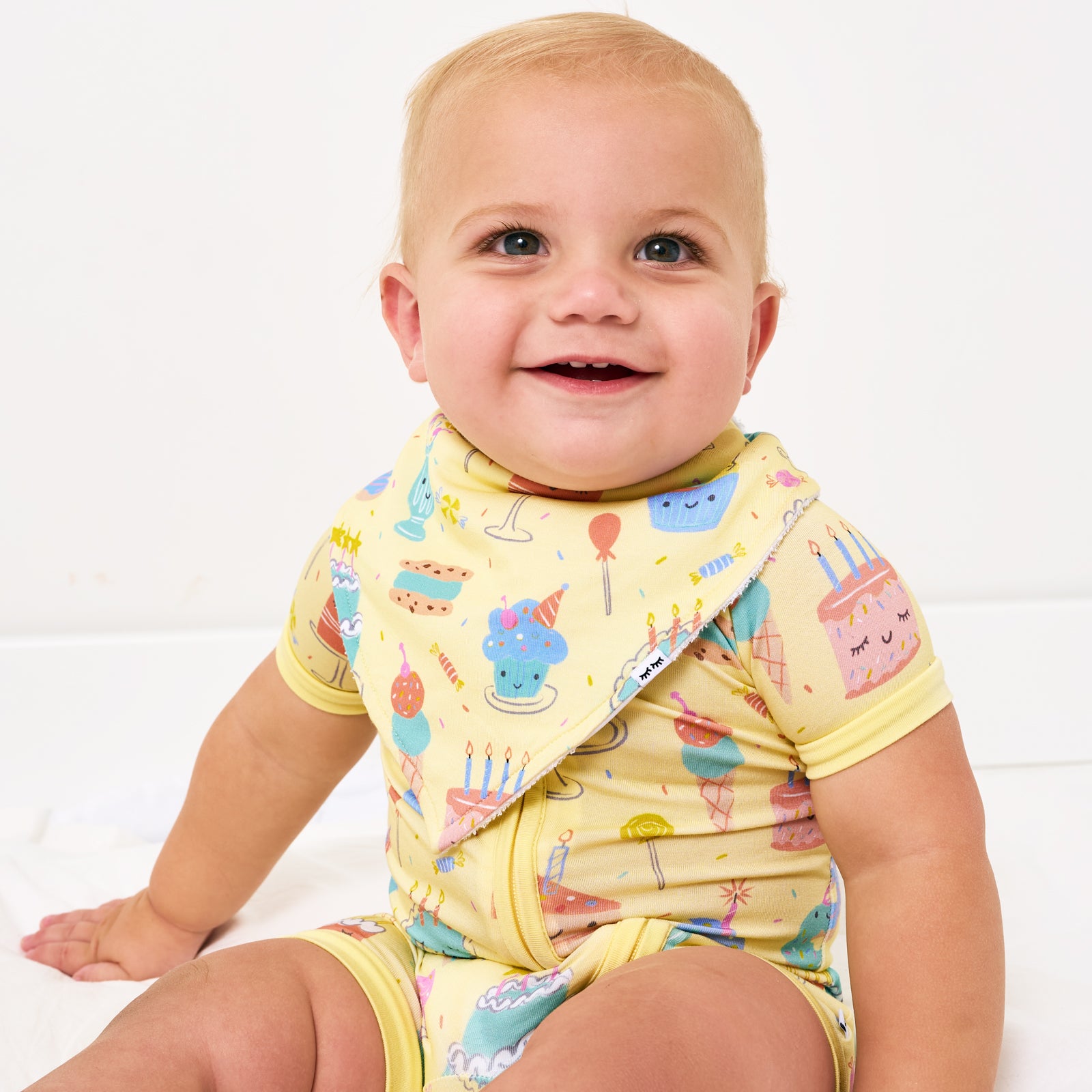 Frosted Fun Bandana Bib、mySite、g9winljtr