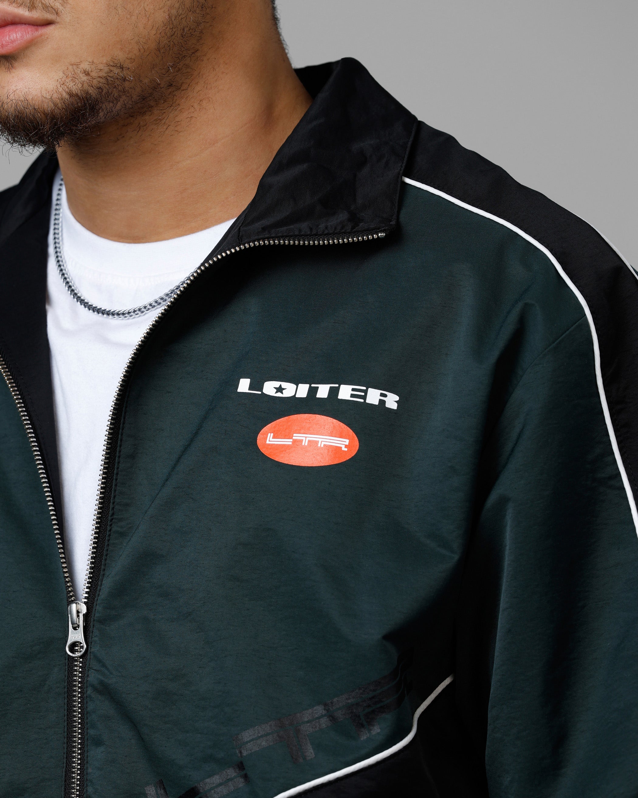 {product_title} - {shop_name}