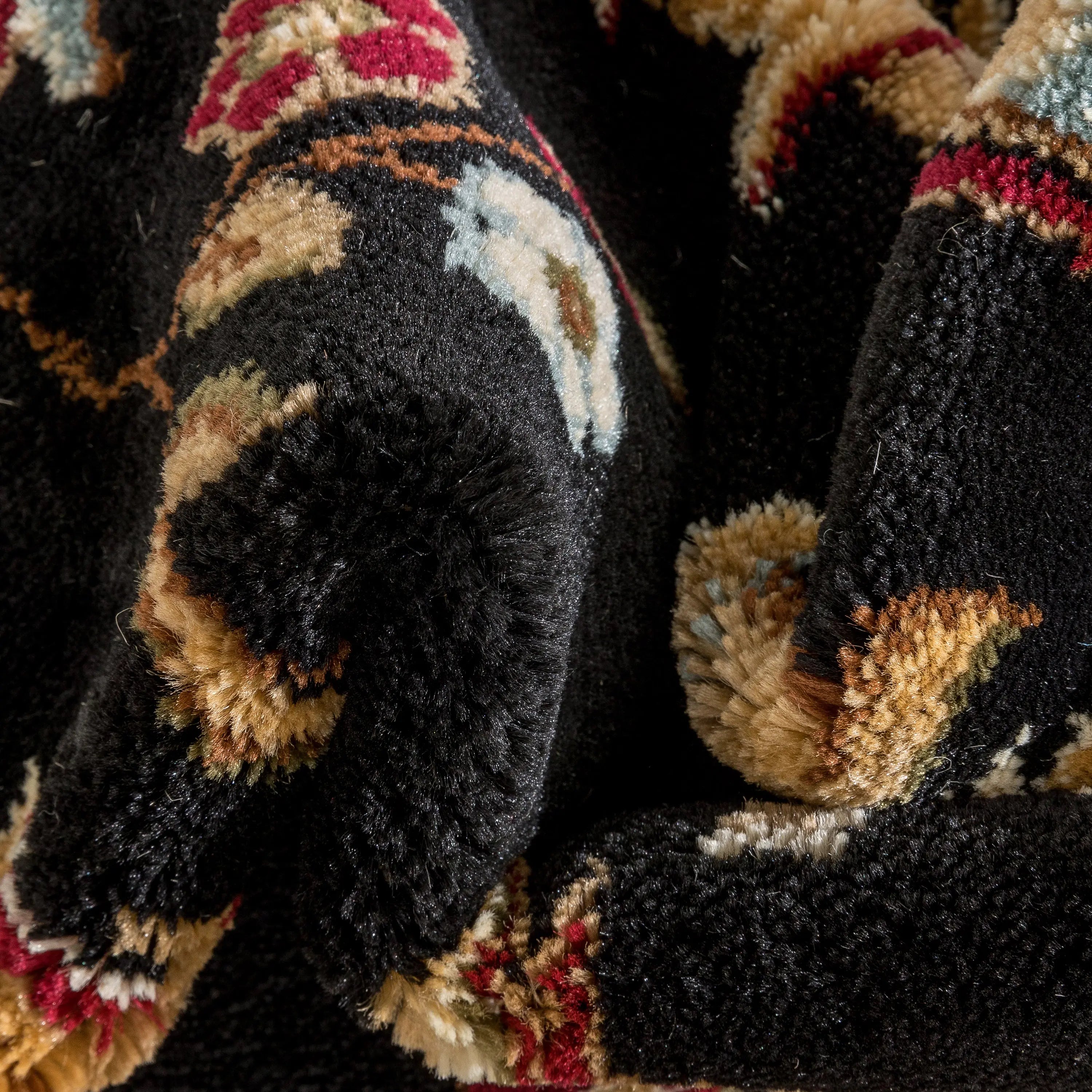 Abbasi Black Traditional Rug、mySite、gigharbornorthrealestate