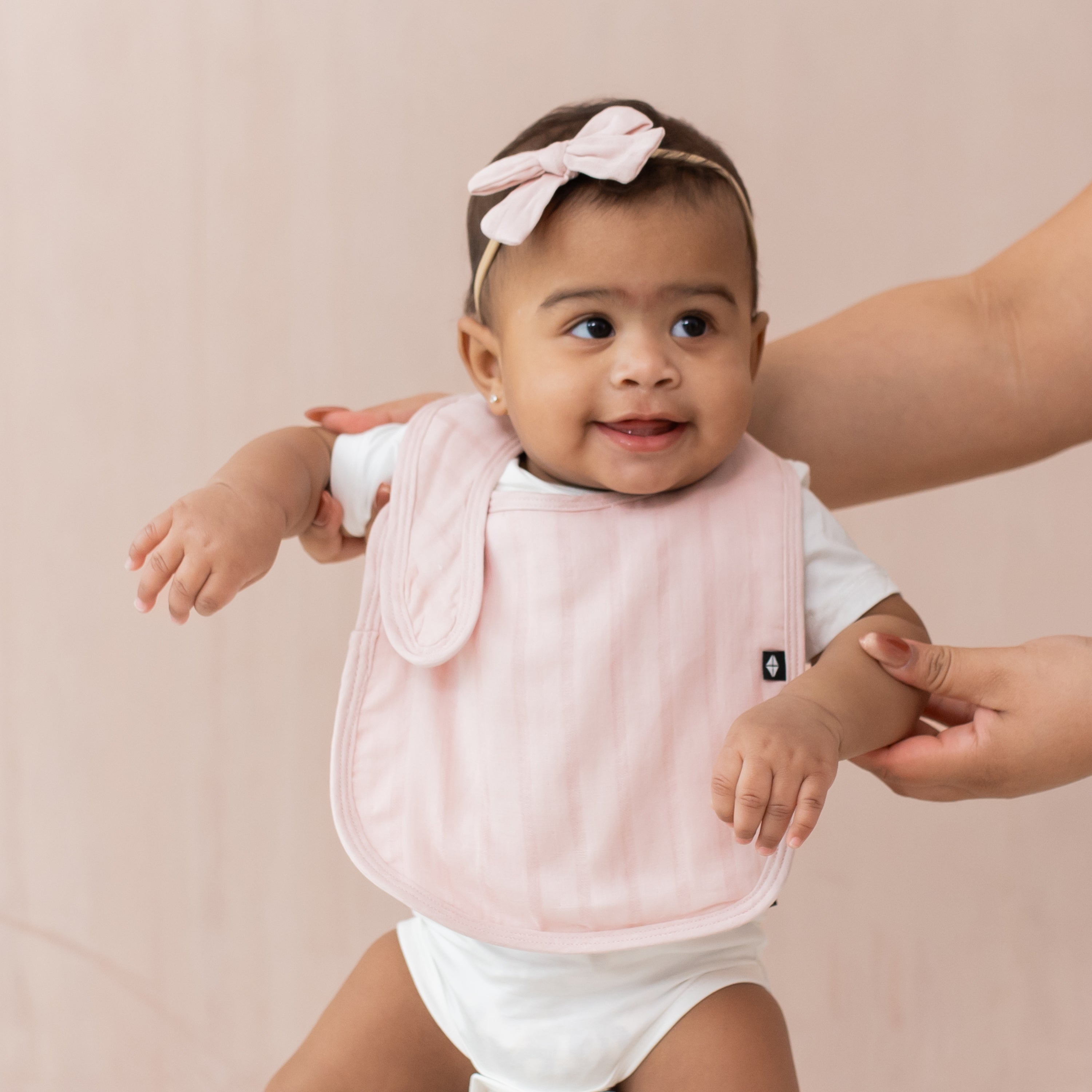  Bamboo Muslin Bib in Blush、mySite、layawaytickets