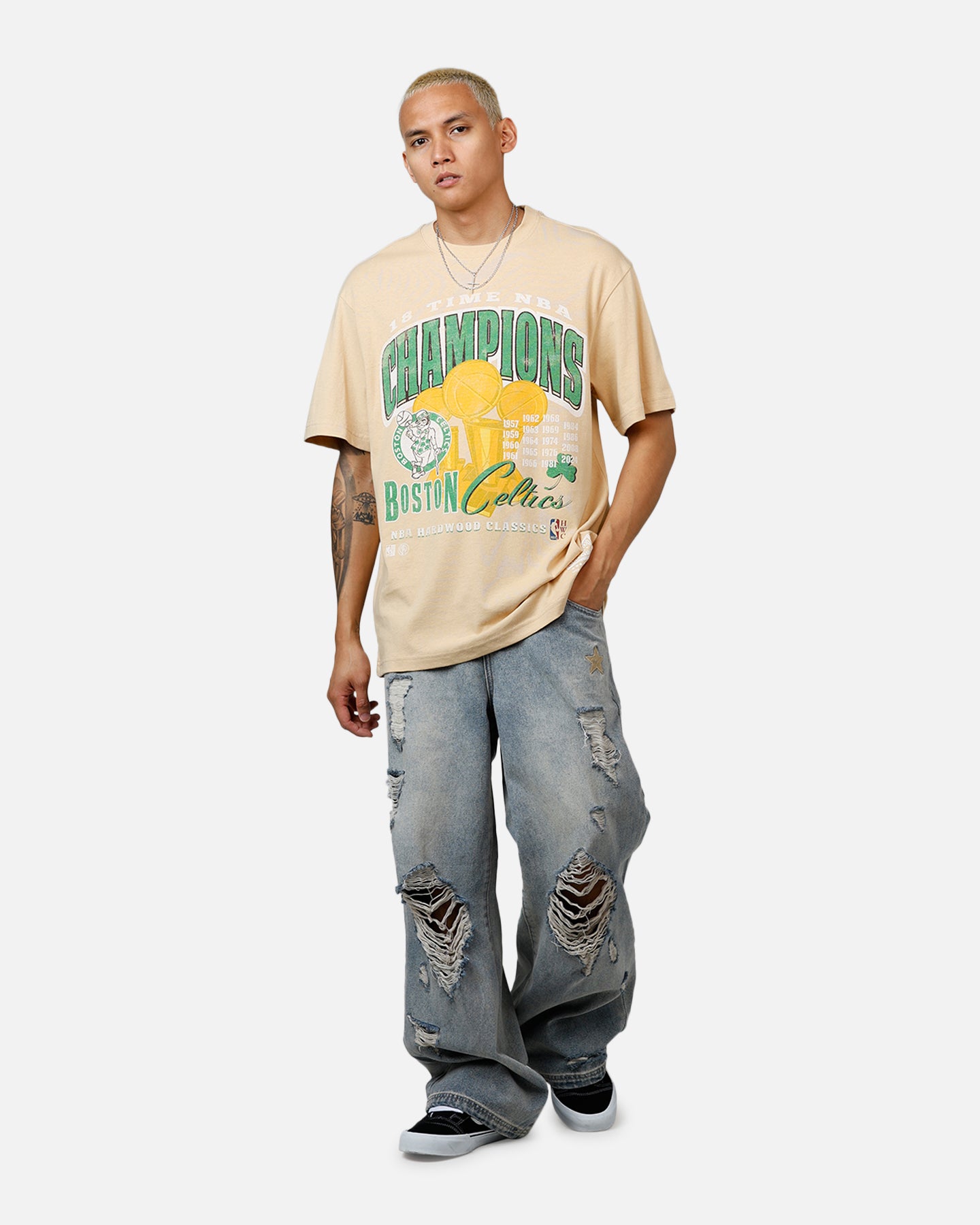 Mitchell & Ness Boston Celtics 18-Time T-Shirt Tan、mySite、zt4zffjzw