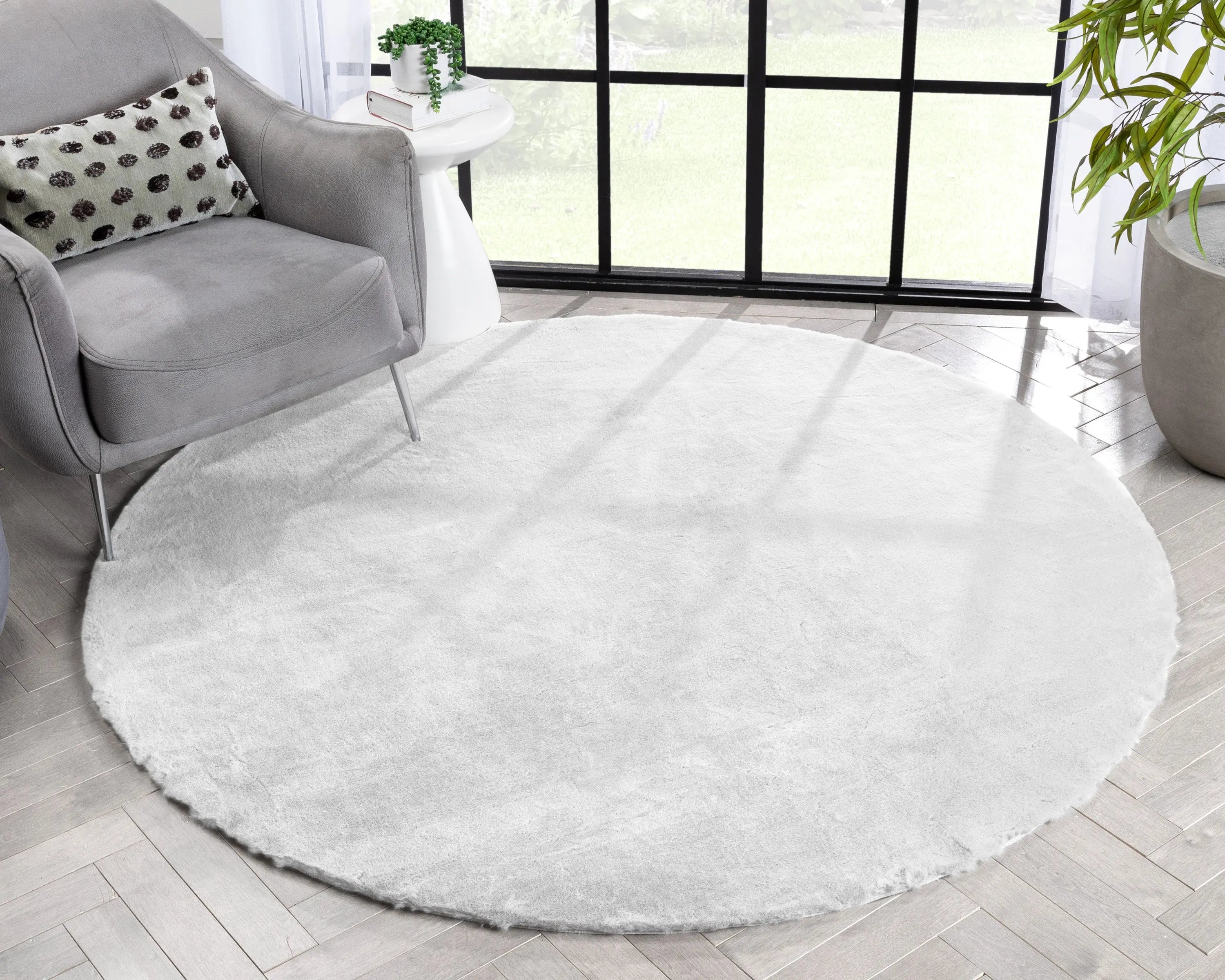 Crest Modern Glam Faux Fur Plush White Shag Rug、mySite、gigharbornorthrealestate