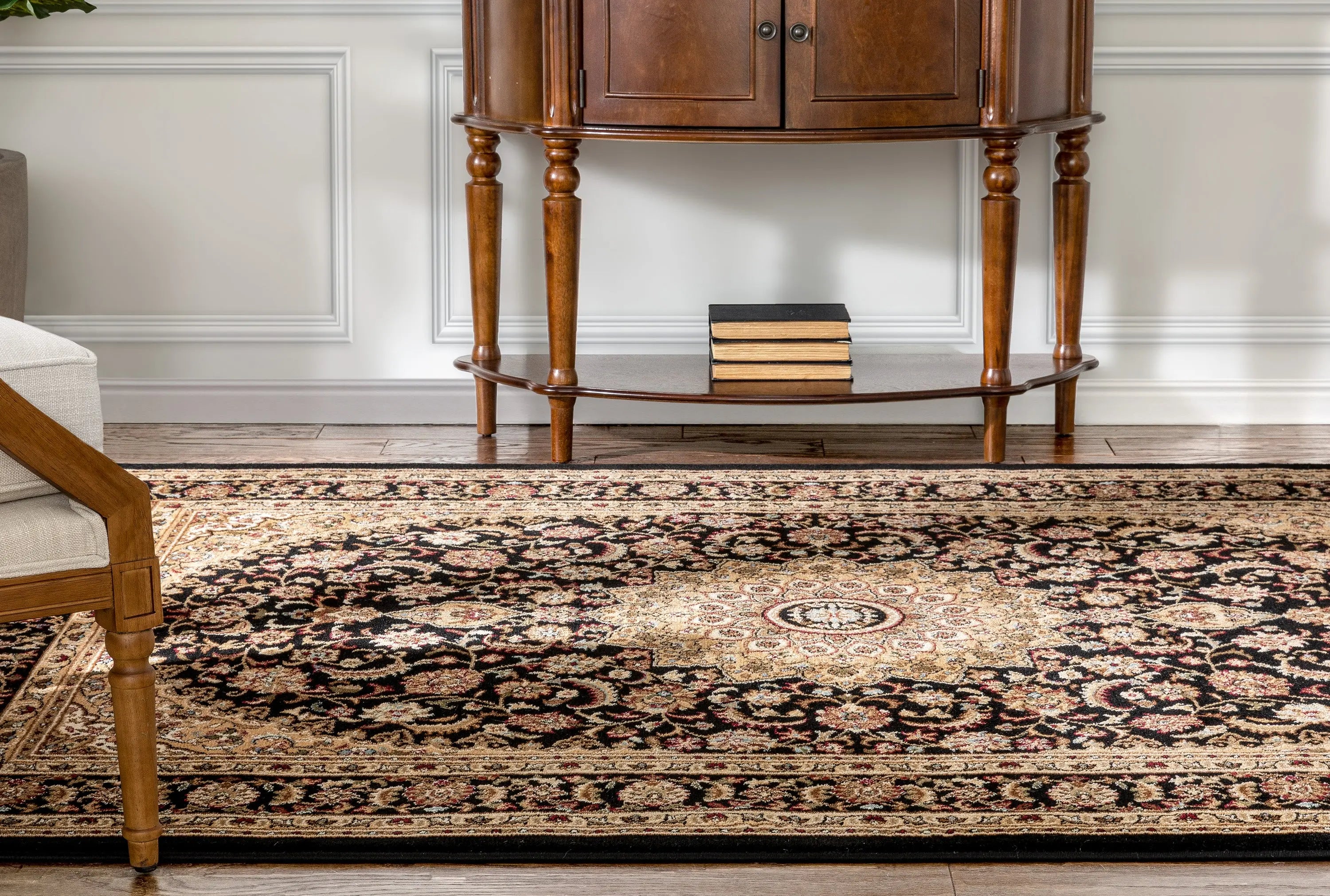 Aviva Black Traditional Rug、mySite、gigharbornorthrealestate