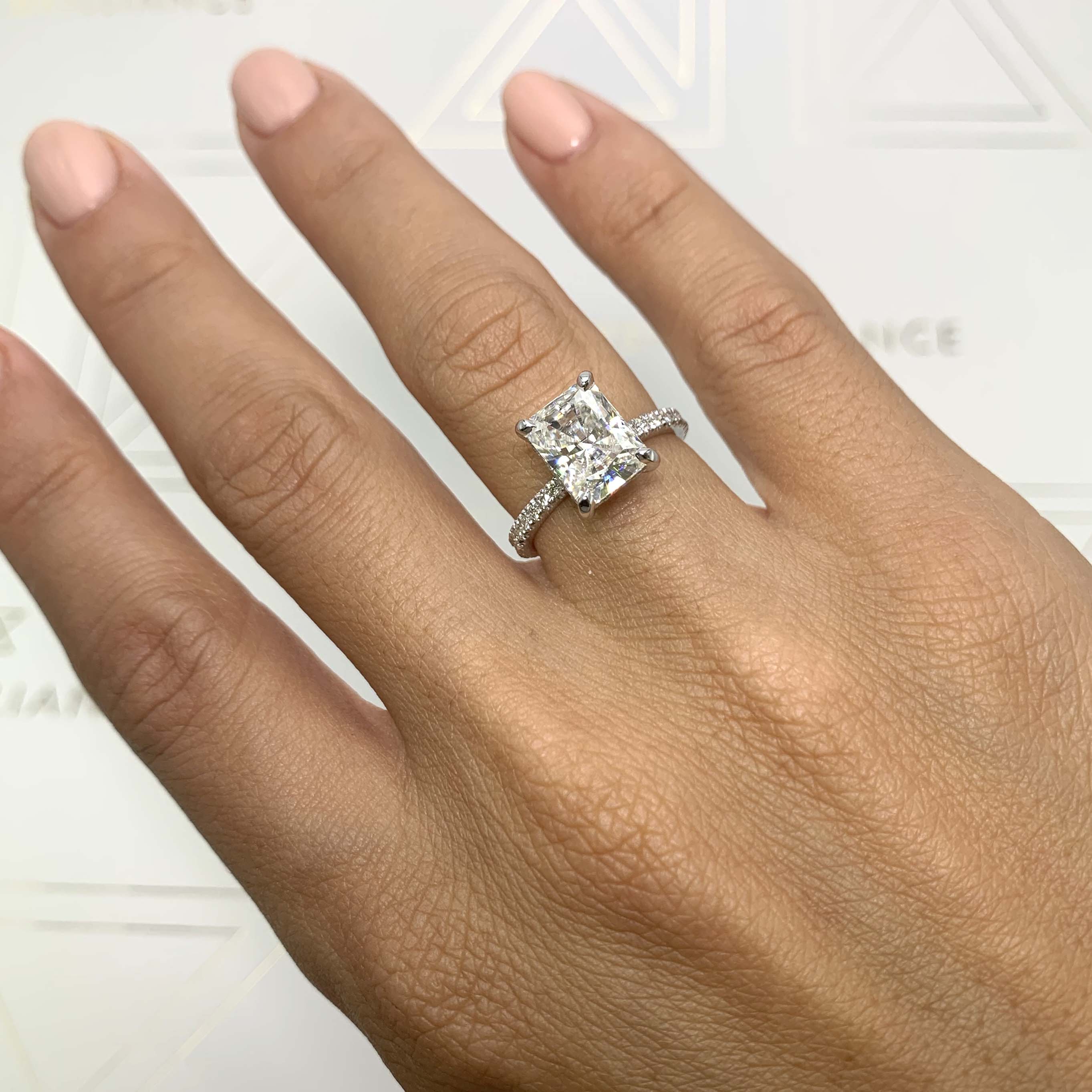 Luna Moissanite & Diamond Ring -18K White Gold、mySite、hinf8tx79