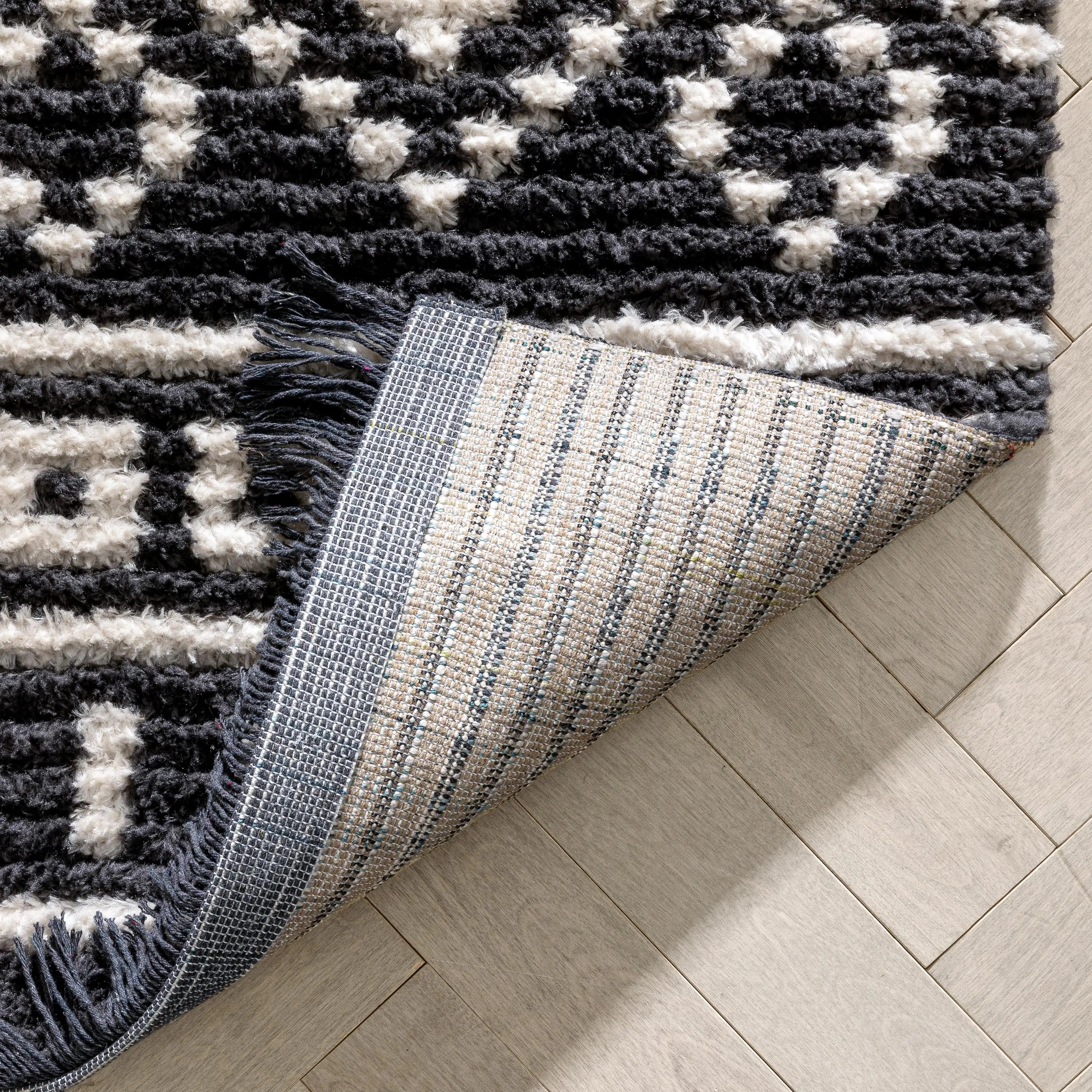 Nokomis Tribal Diamond Lattice Pattern Grey High-Low Textured Pile Rug、mySite、gigharbornorthrealestate