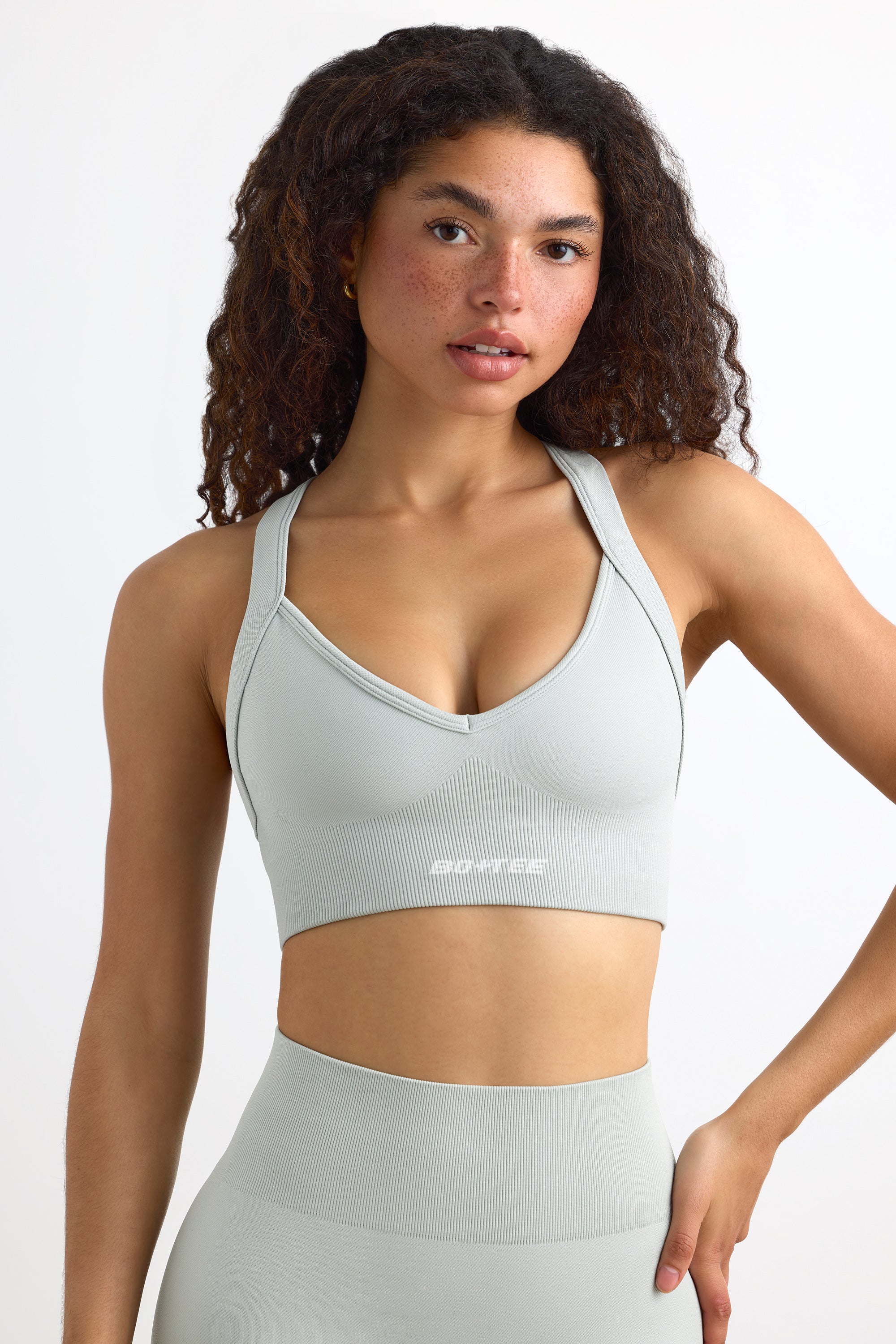 Super Sculpt Seamless Cross Back Sports Bra in Fog、mySite、solidvoid