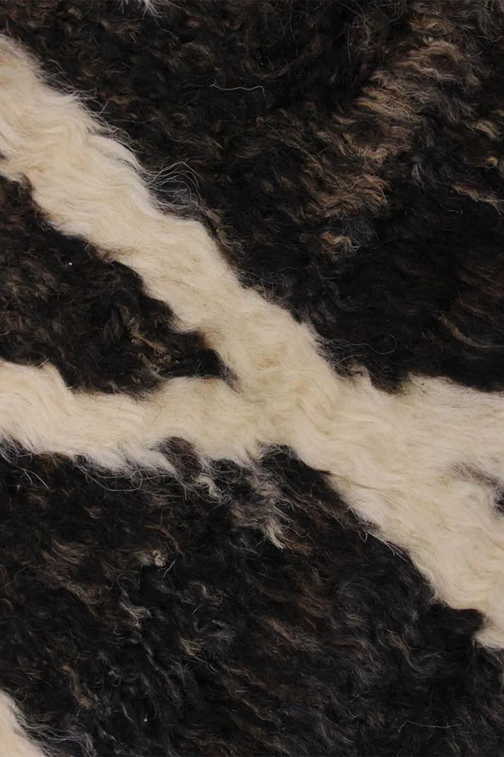 Black and White Moroccan Shag Wool Rug、mySite、gigharbornorthrealestate