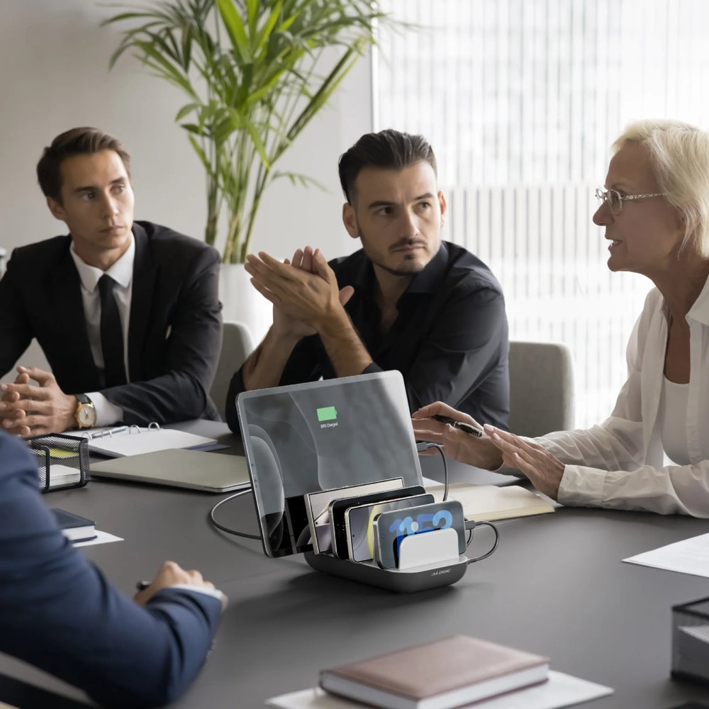 Powerfin 7 Port USB-C Desktop 80W Charging Station with USB-C Cables included、mySite、fannypackpong