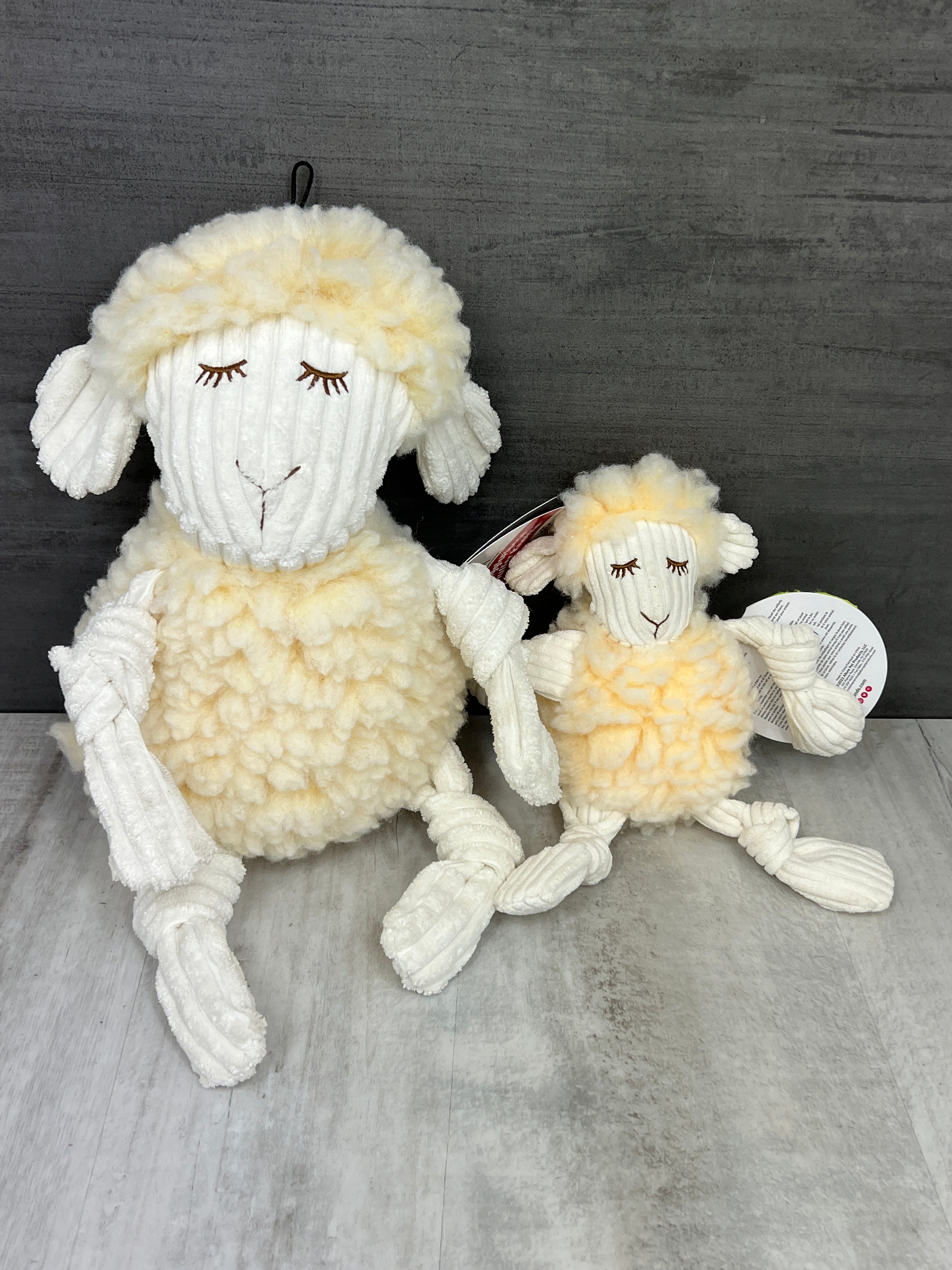 Louise Lamb Fleece Knottie Dog Toy、mySite、garagedoors4me