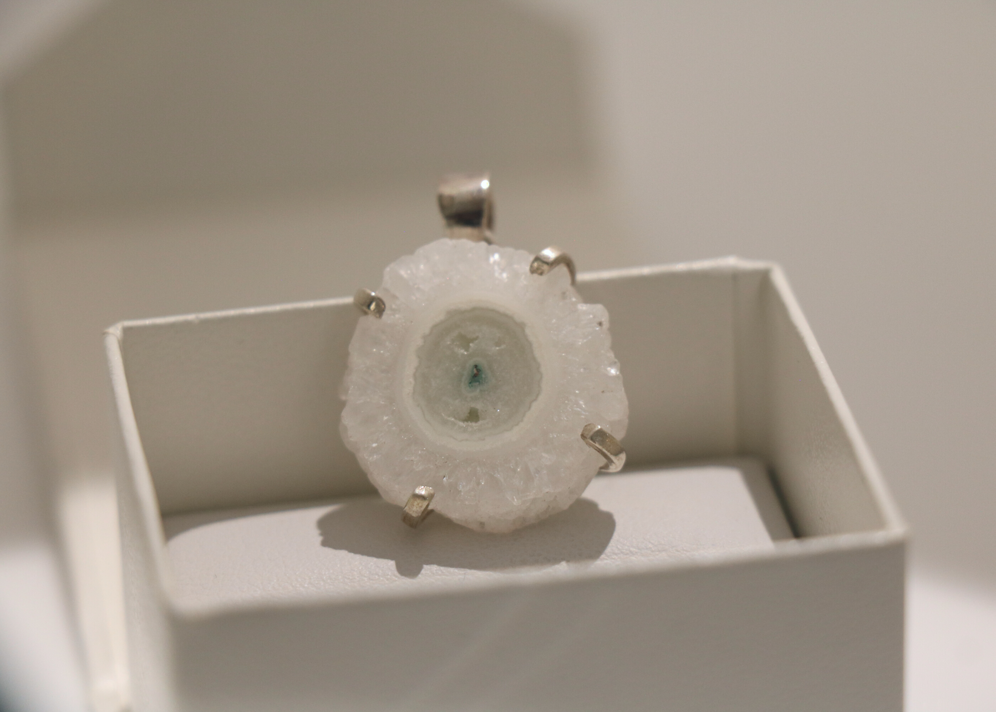 Solar Quartz Pendant、mySite、topwebapps