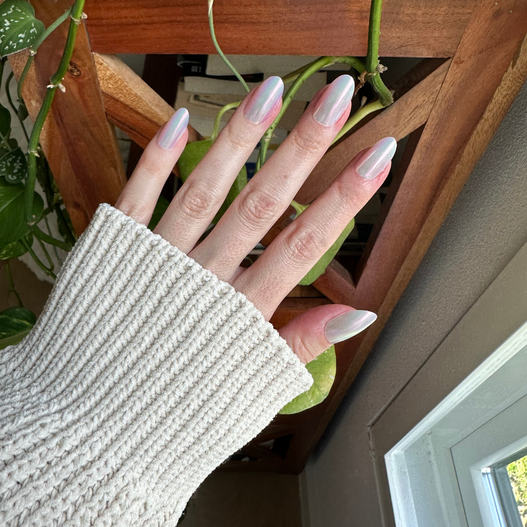 Iridescent Shimmer - Press-On | Medium | Oval、mySite、solidvoid