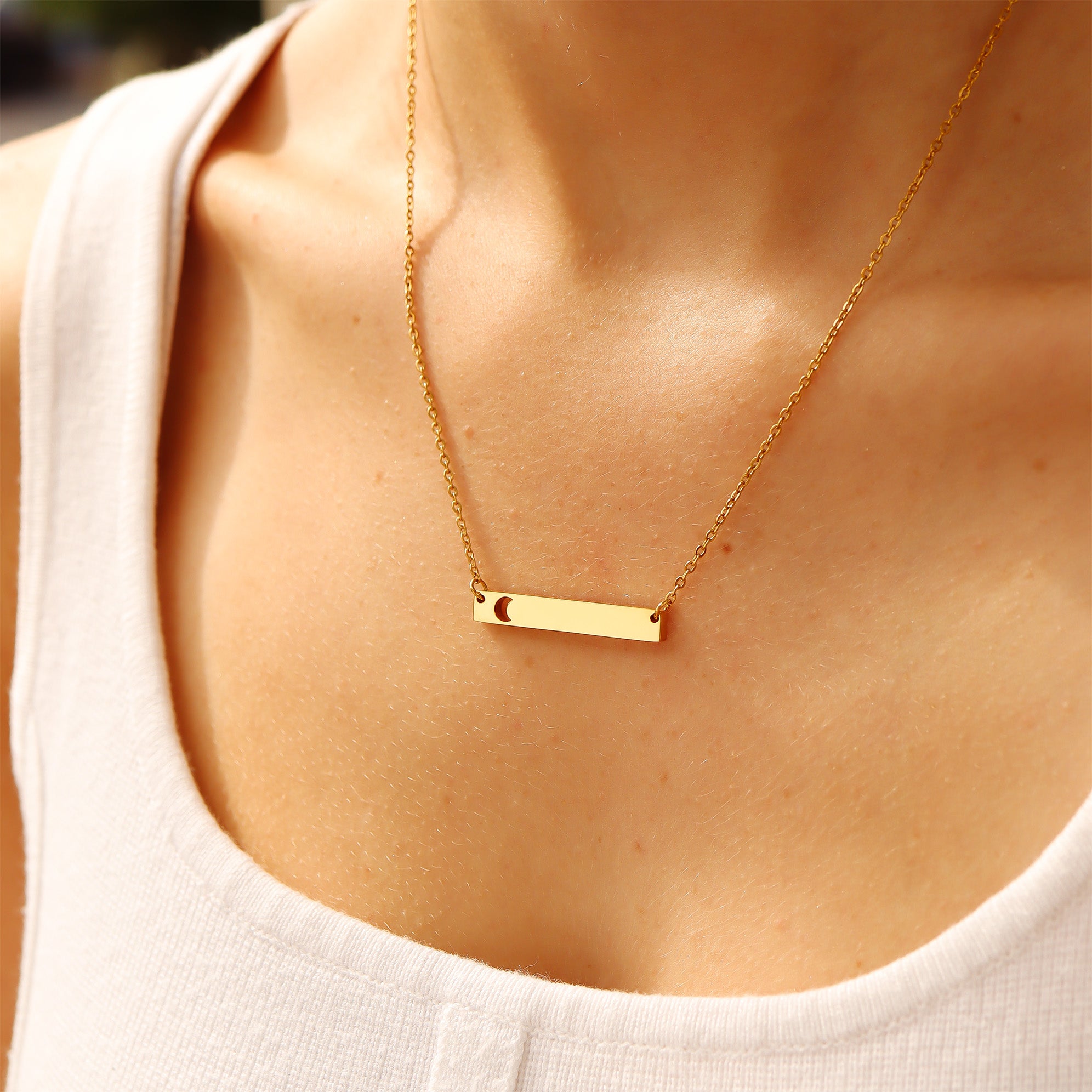 18K Gold PVD Stainless Steel Moon Cutout Horizontal Bar Necklace / SBB0154、mySite、dreamappss