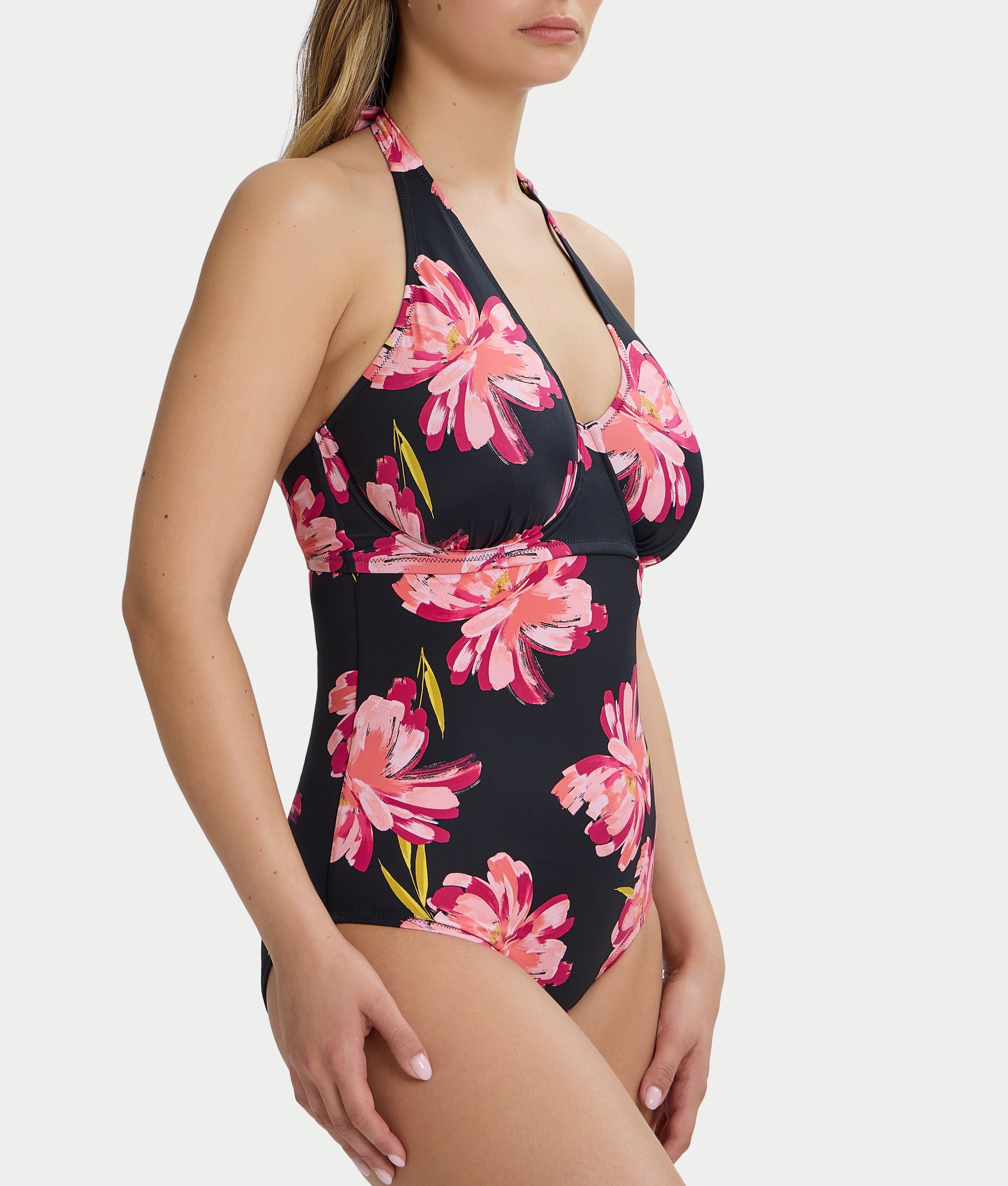  The Slimming Halter Underwire One-Piece、mySite、justintrudeaud