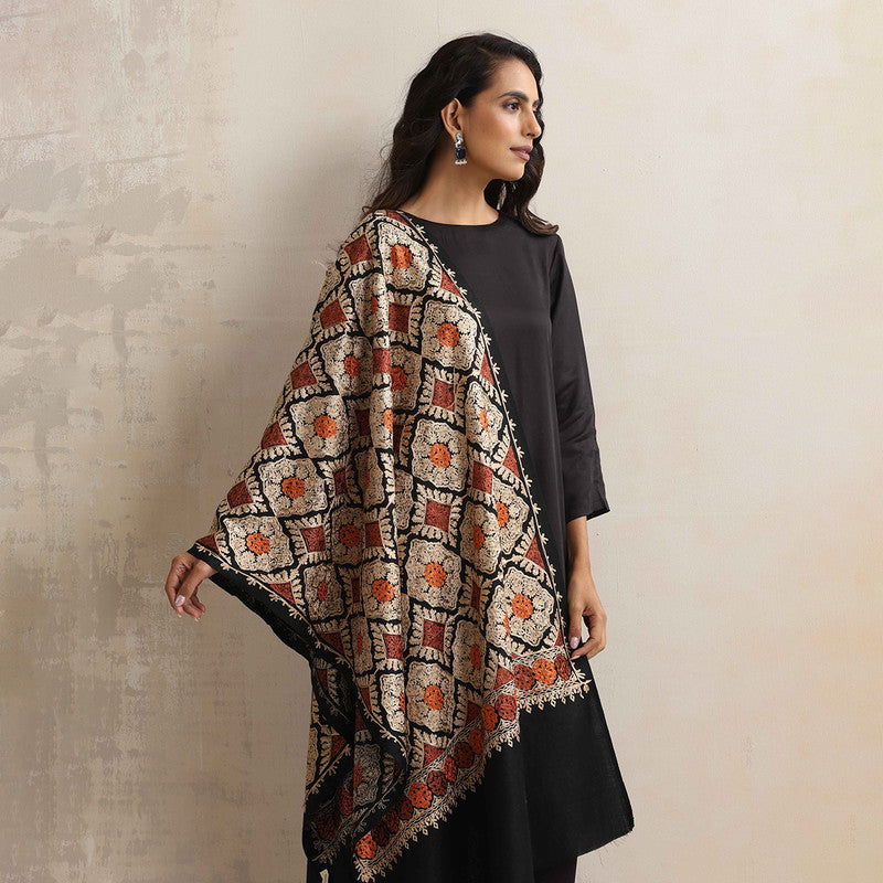 Woolen Stole | Embroidered | Black、mySite、camillekostekn