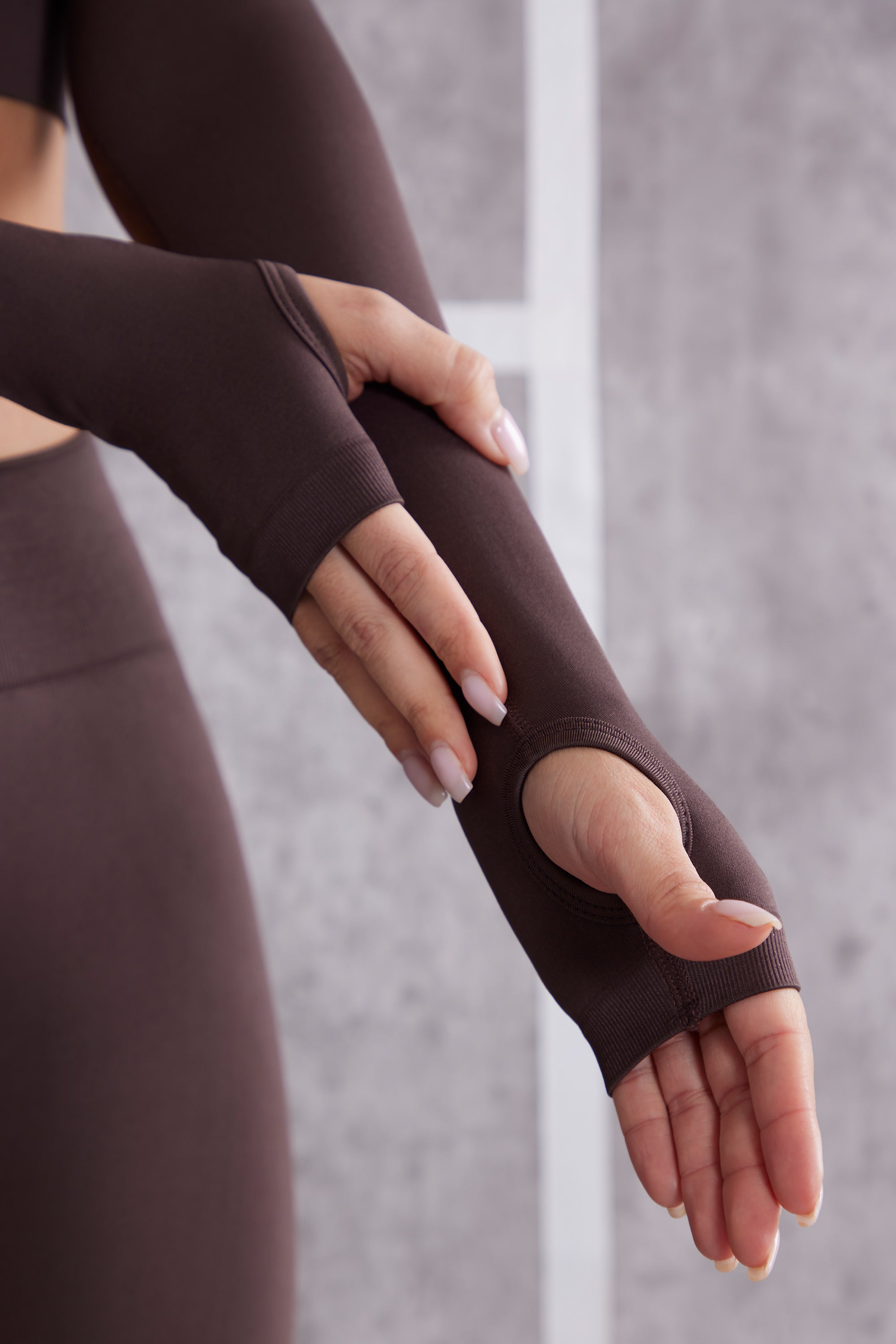 Long Sleeve Crop Top in Brown、mySite、solidvoid