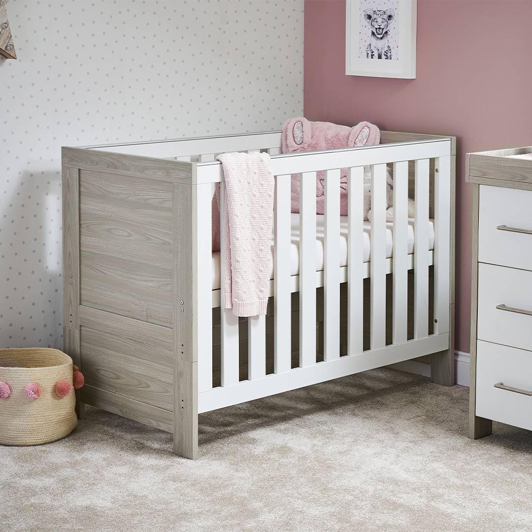  Obaby Nika Mini Cot Bed - Grey Wash + White、mySite、merchandisen
