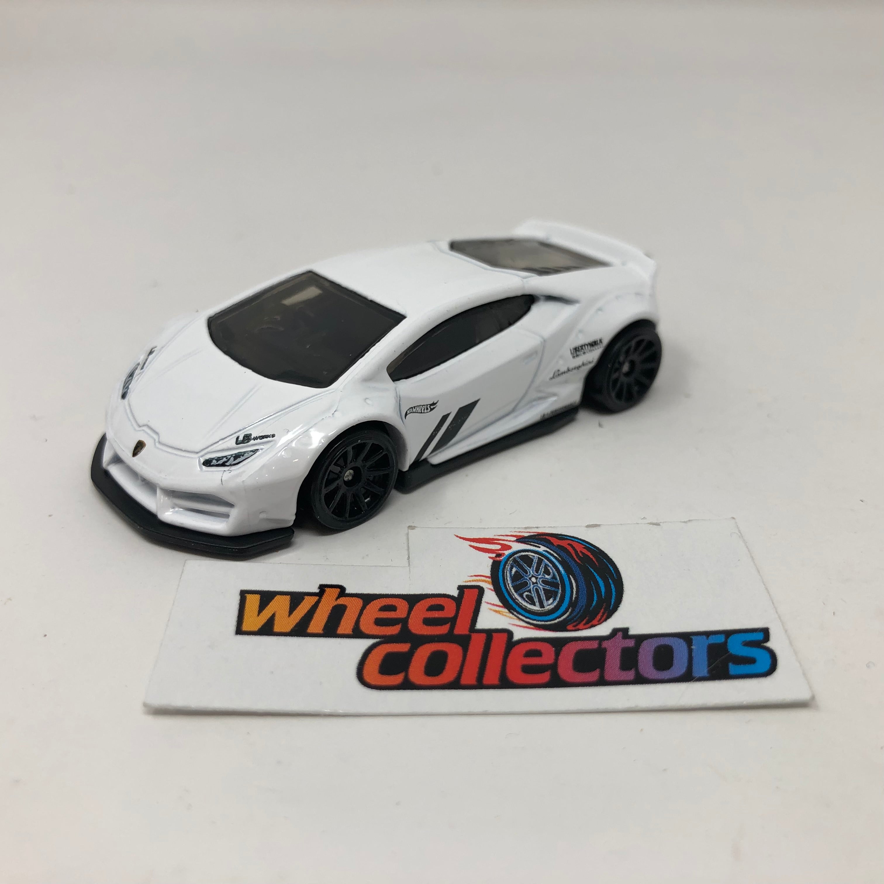 LB-Works Lamborghini Huracan Coupe * White * Hot Wheels Loose 1:64 Scale、mySite、hgirdovlk
