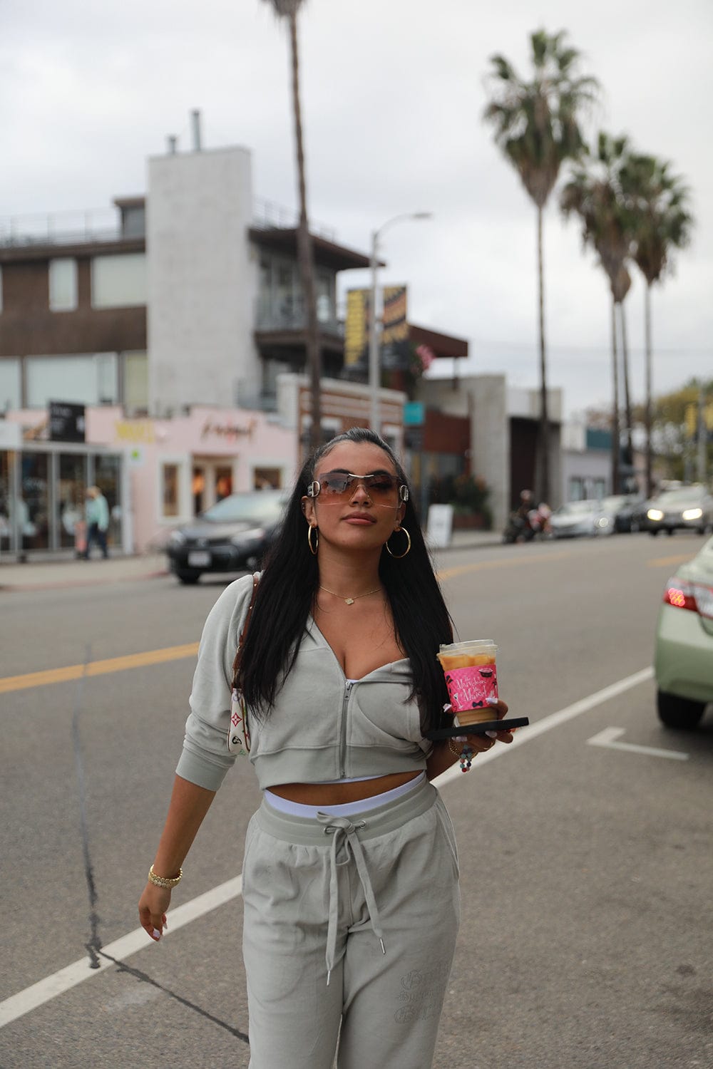 {product_title} - {shop_name}