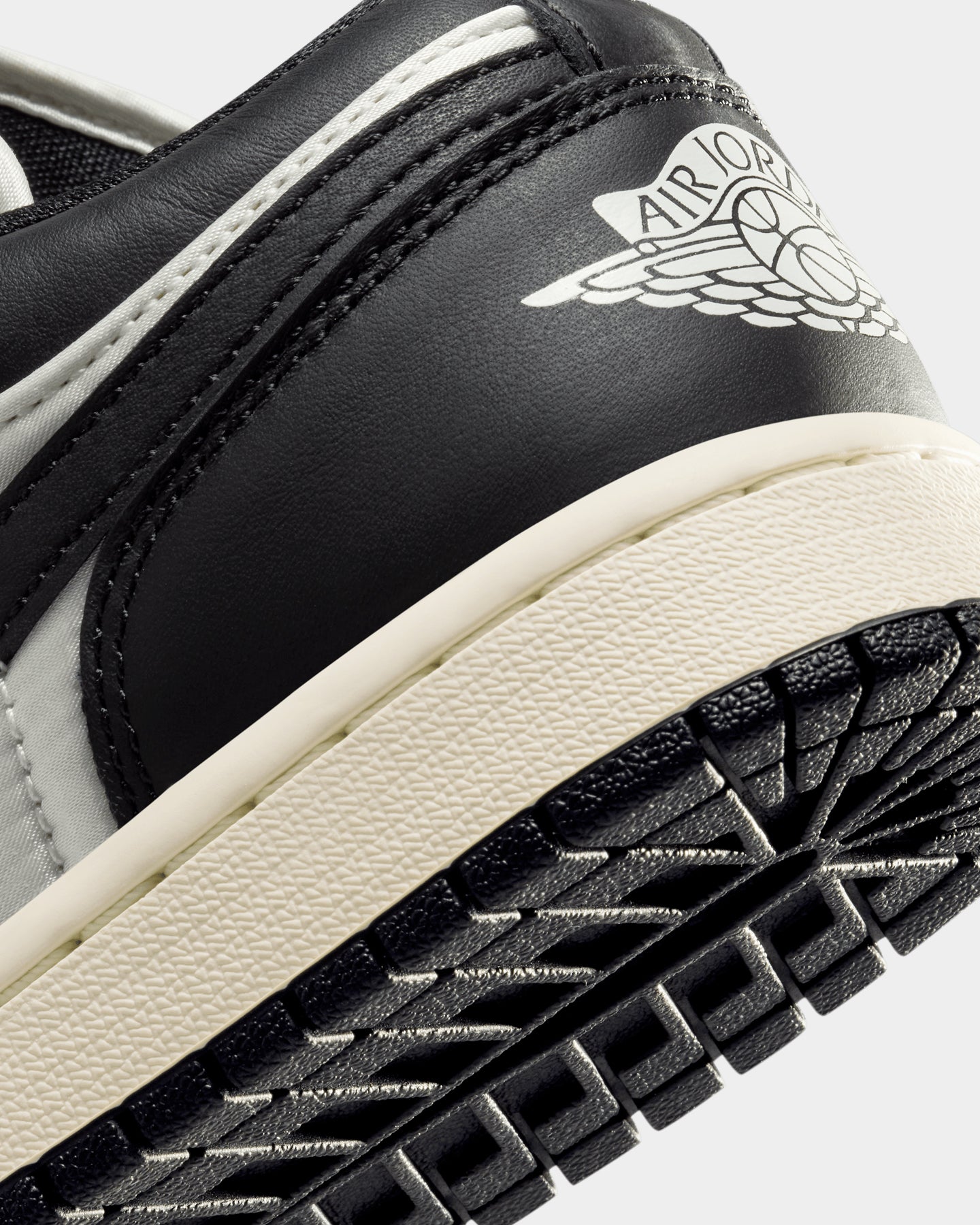 Jordan Women's Air Jordan 1 Low SE Sail/Black、mySite、zt4zffjzw