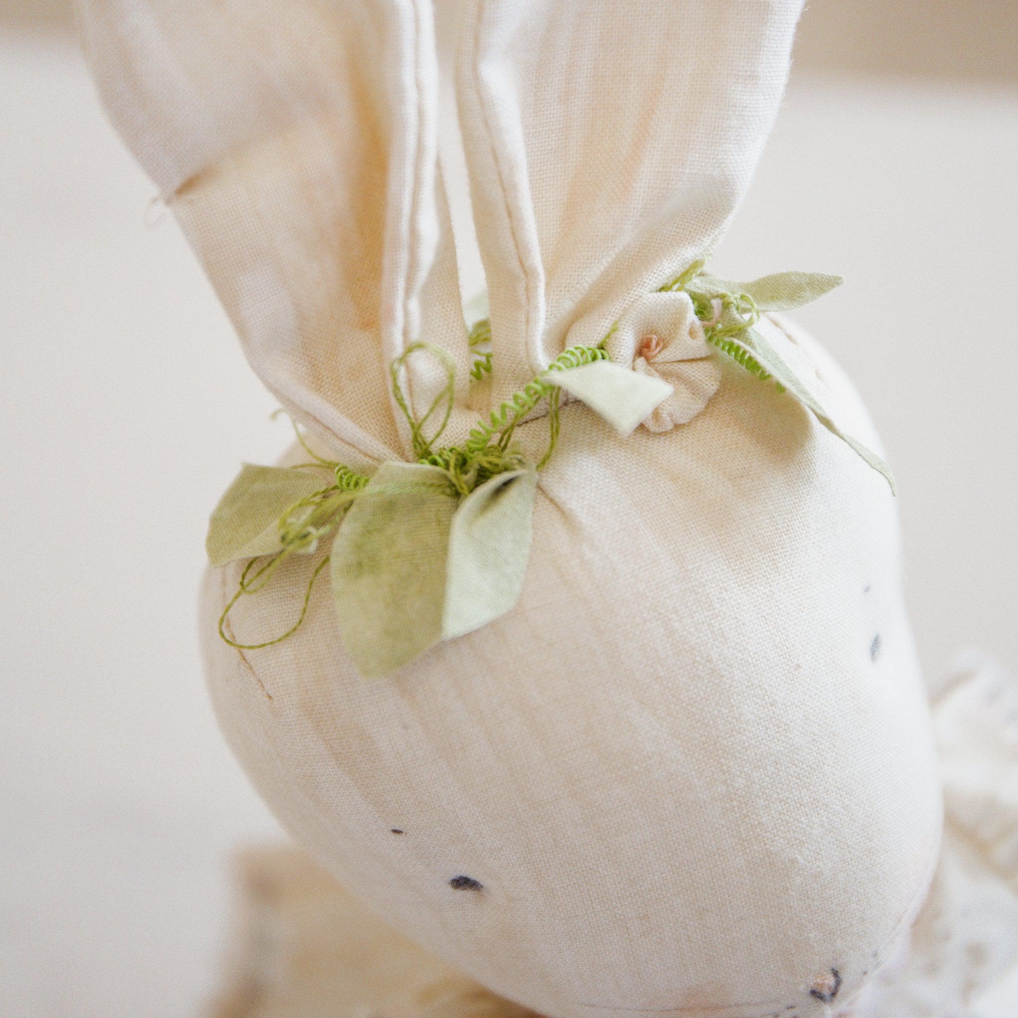 RETIRED- Hutch Studio Original - Dandy Candytuft - Hand-Crafted Cotton Bunny、mySite、g9winljtr