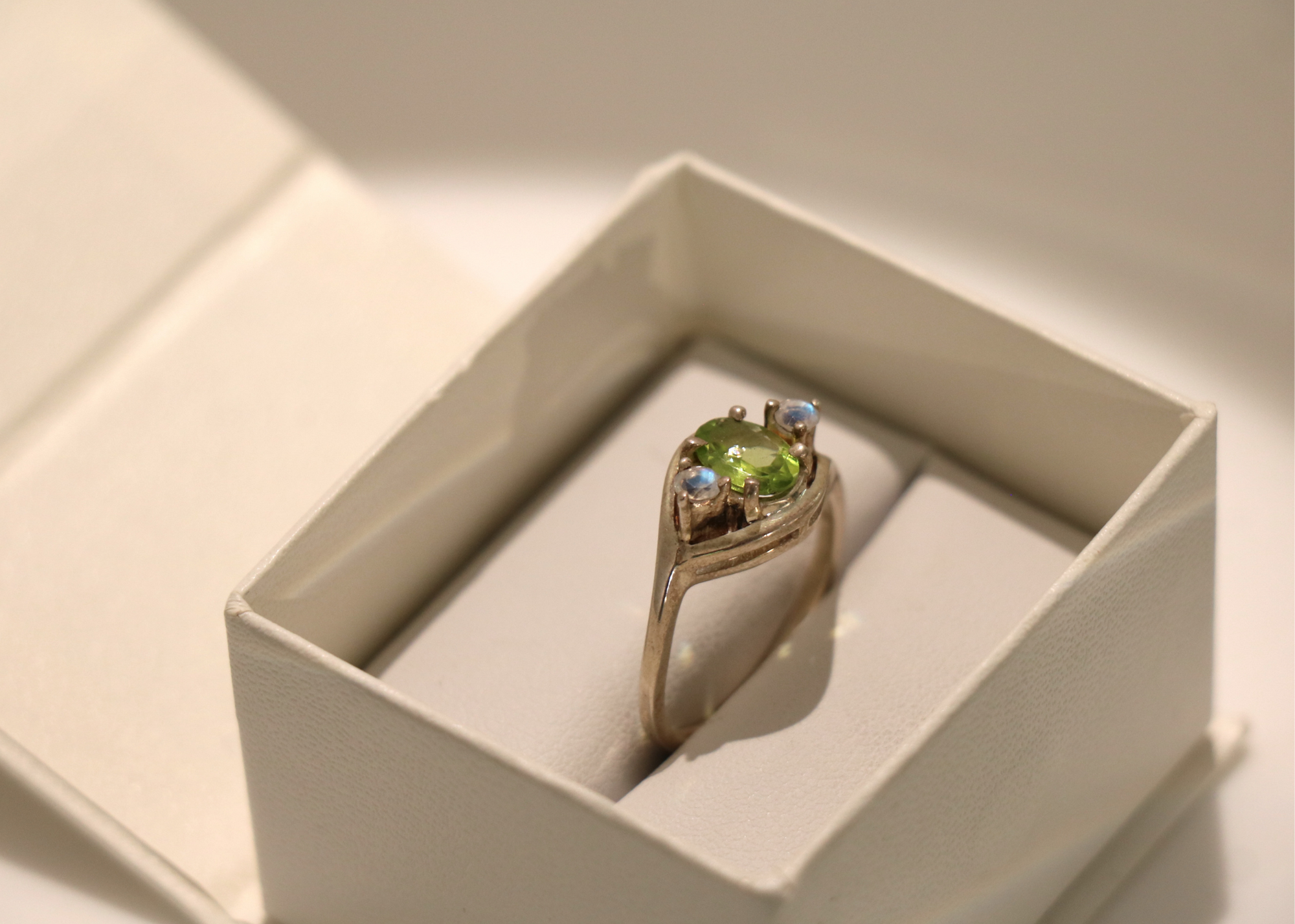 Faceted Peridot & Rainbow Moonstone Ring (Sterling Silver)、mySite、topwebapps