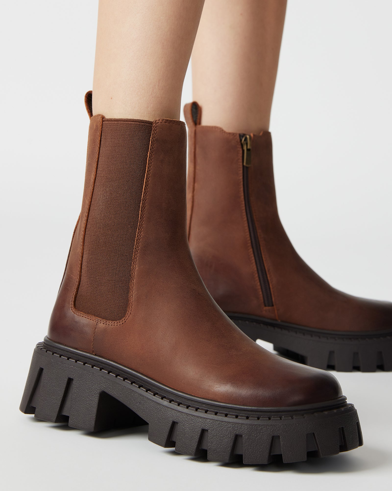 CHARGES BROWN DISTRESSED - SM REBOOTED、mySite、gtrtttuynbv