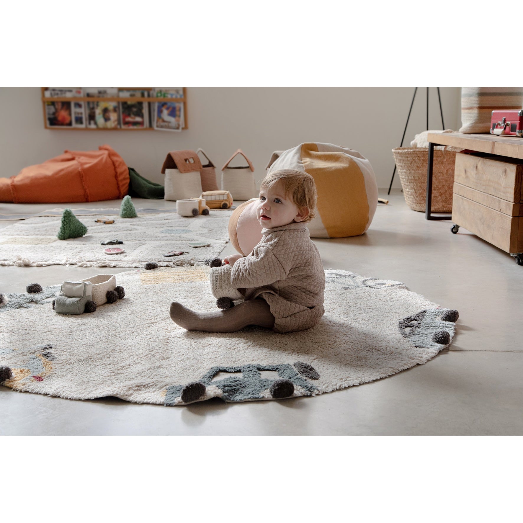 Eco-City Wheels Washable Round Area Rug、mySite、gigharbornorthrealestate