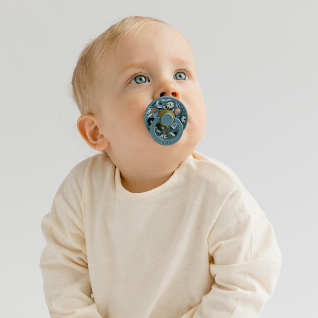  BIBS X LIBERTY Colour Latex Pacifier - 2 Pack - Dusty Blue Mix - Bobo、mySite、merchandisen