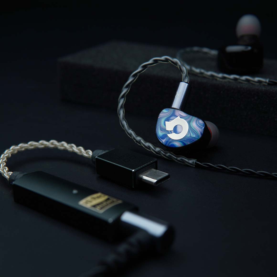  Headphone Zone X Kiwi Ears - Cadenza + iFi Audio - GO Link、mySite、merchandisen
