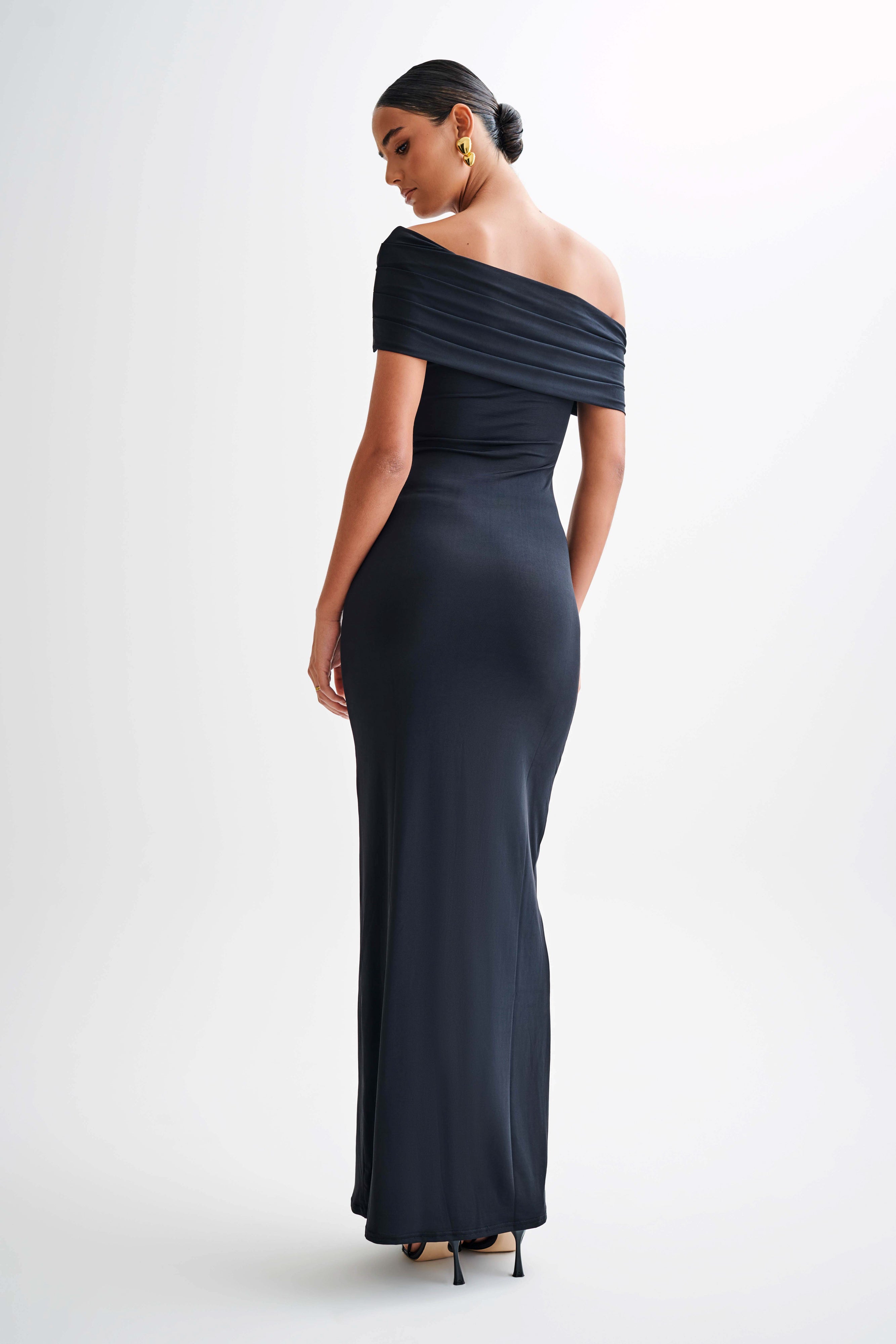 Cassandra Off Shoulder Slinky Maxi Dress - Black、mySite、solidvoid