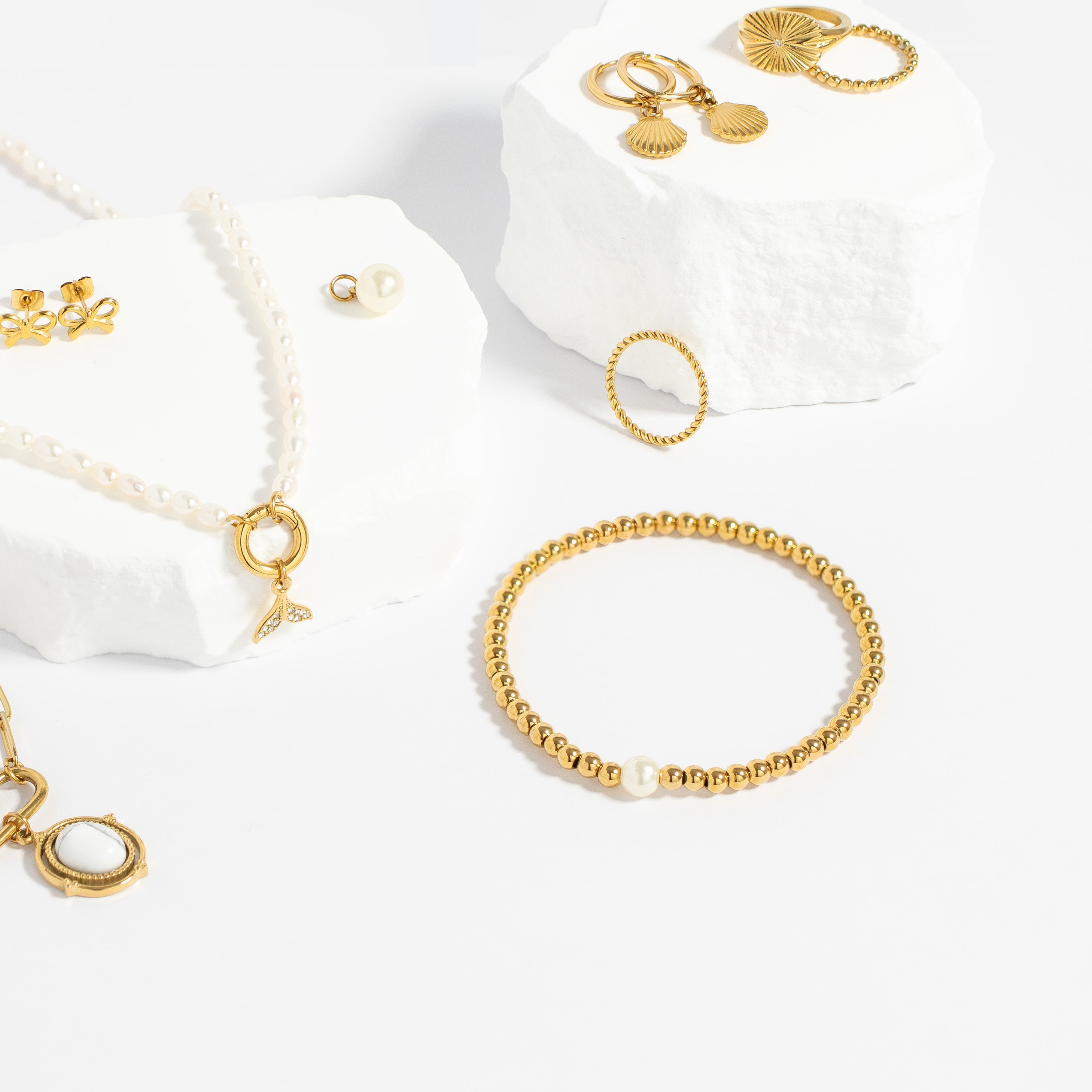 18K Gold PVD Stainless Steel Stretch Bracelet with Pearl / BRJ1071、mySite、dreamappss