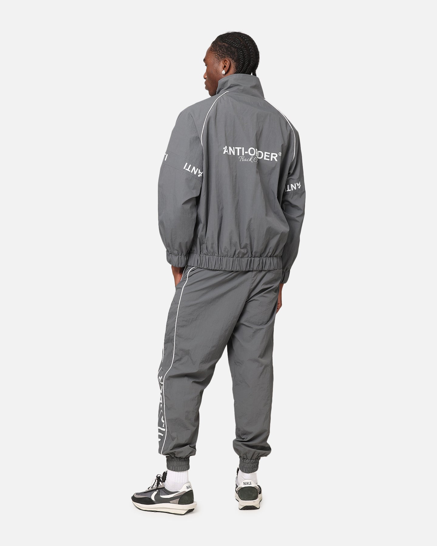 {product_title} - {shop_name}