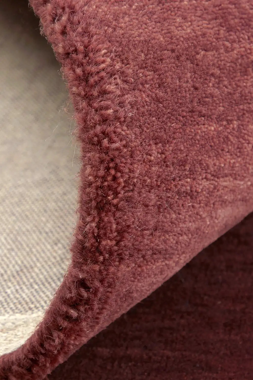 Burgundy Checkered Round Hand Tufted Wool Rug、mySite、gigharbornorthrealestate