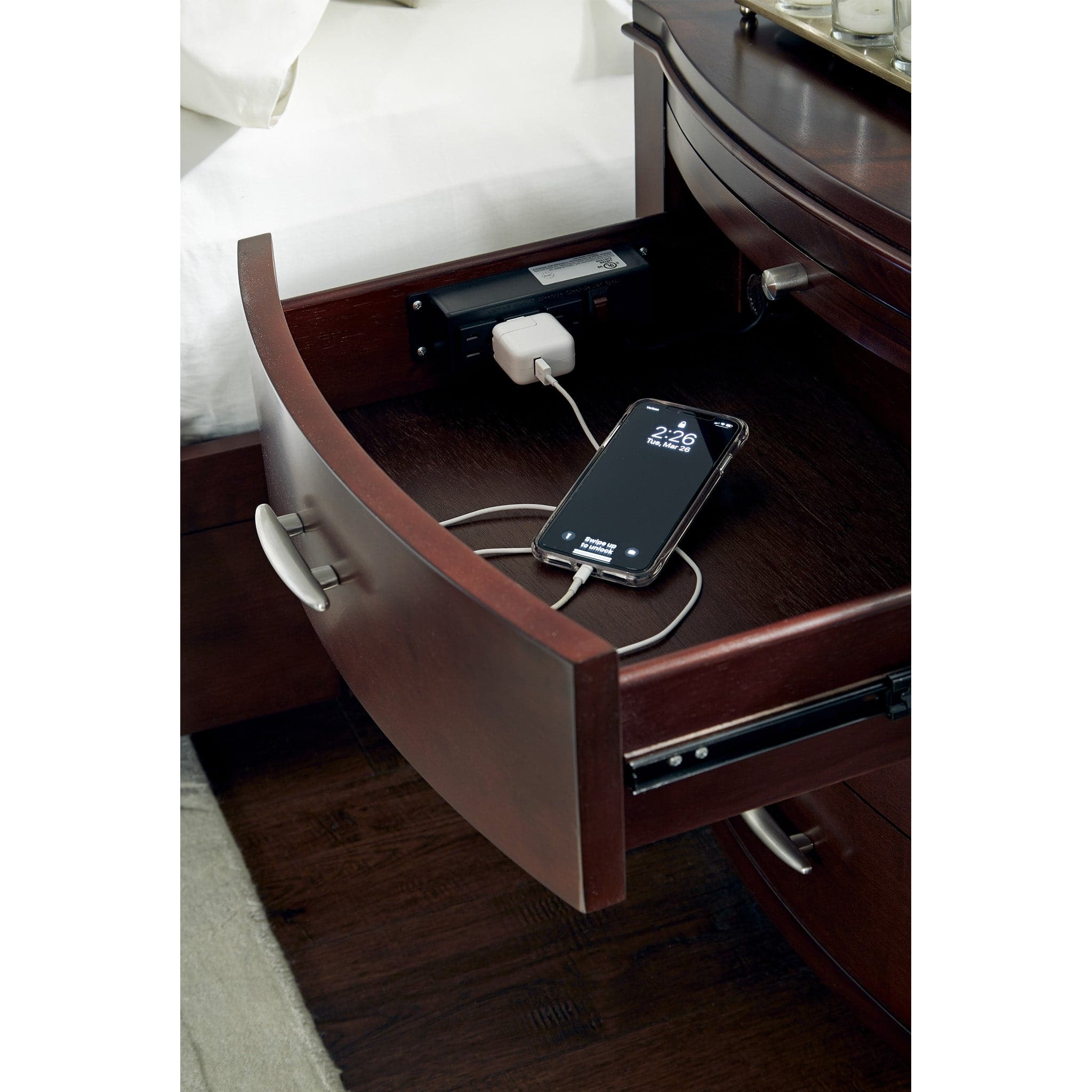 Brighton Nightstand with Power Outlet、mySite、neckold