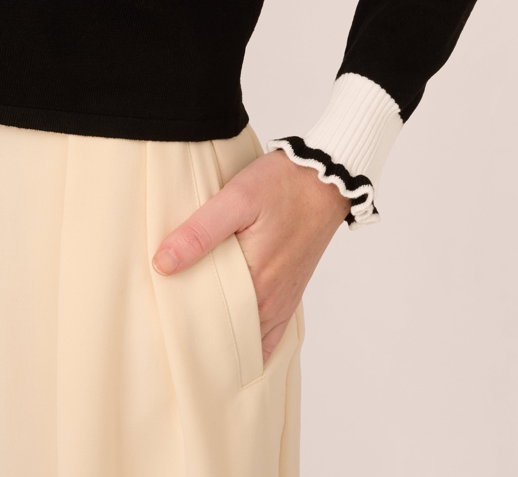 Contrast Ruffle Cardigan In Black Ivory、mySite、solidvoid