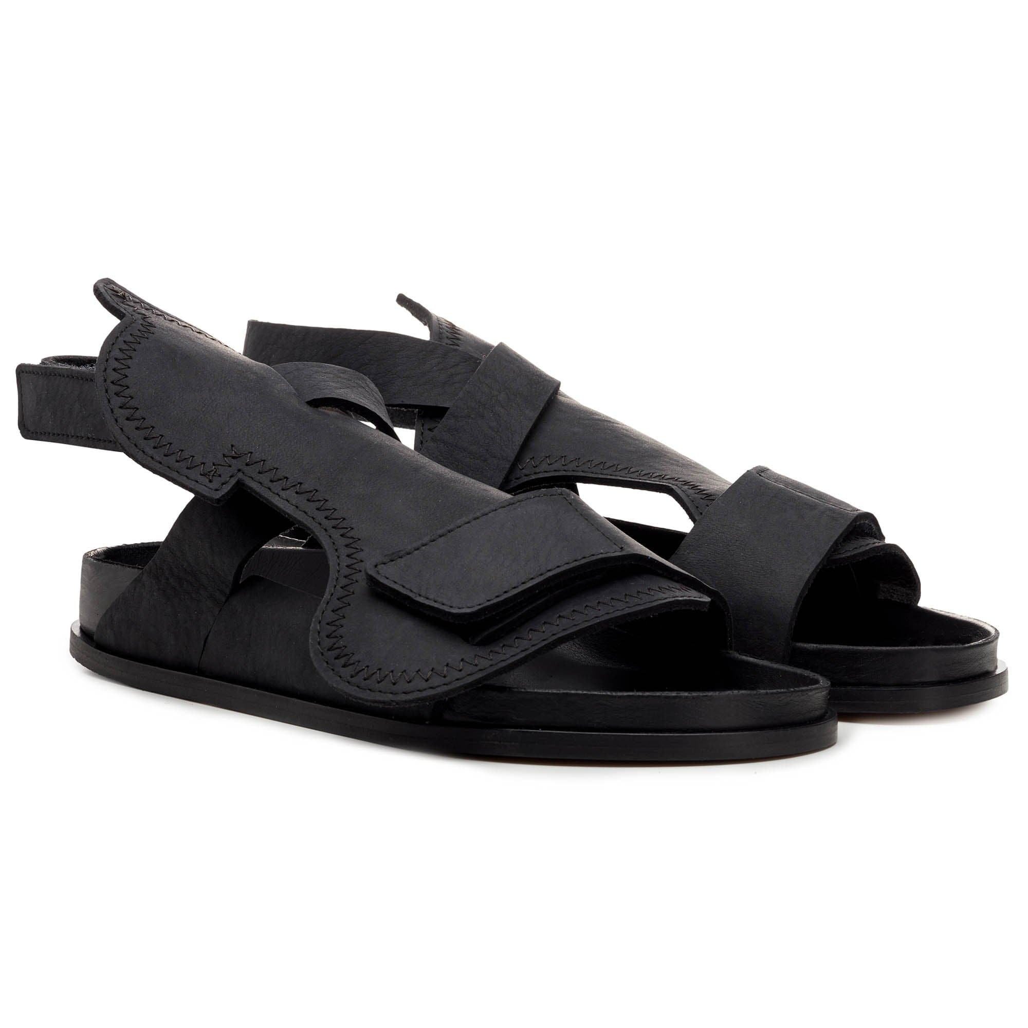 Bukarest by Alecsander Rothschild、mySite、gtrtttuynbv