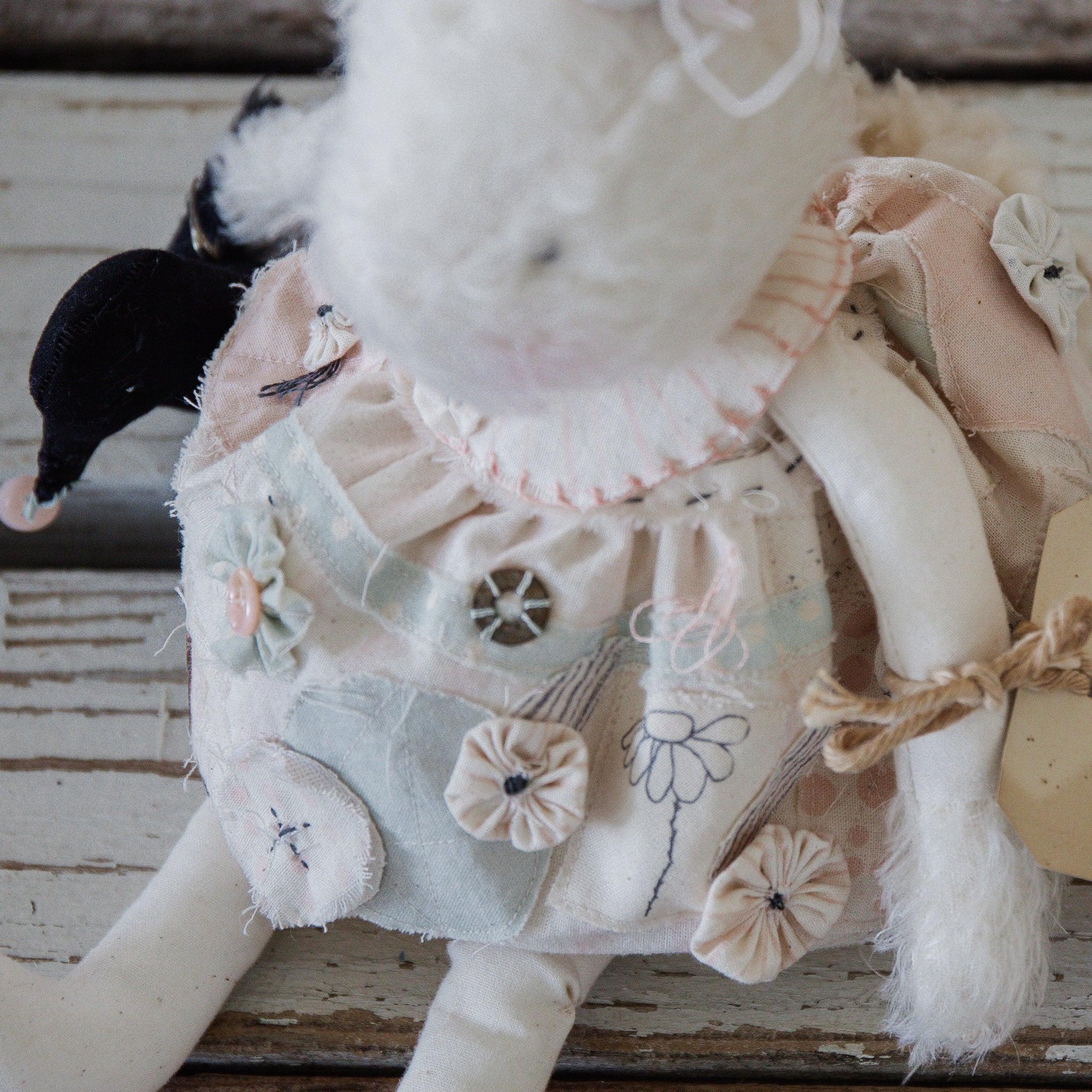 RETIRED - Hutch Studio - Hand Crafted Posie Patchwork & Little Caw、mySite、g9winljtr