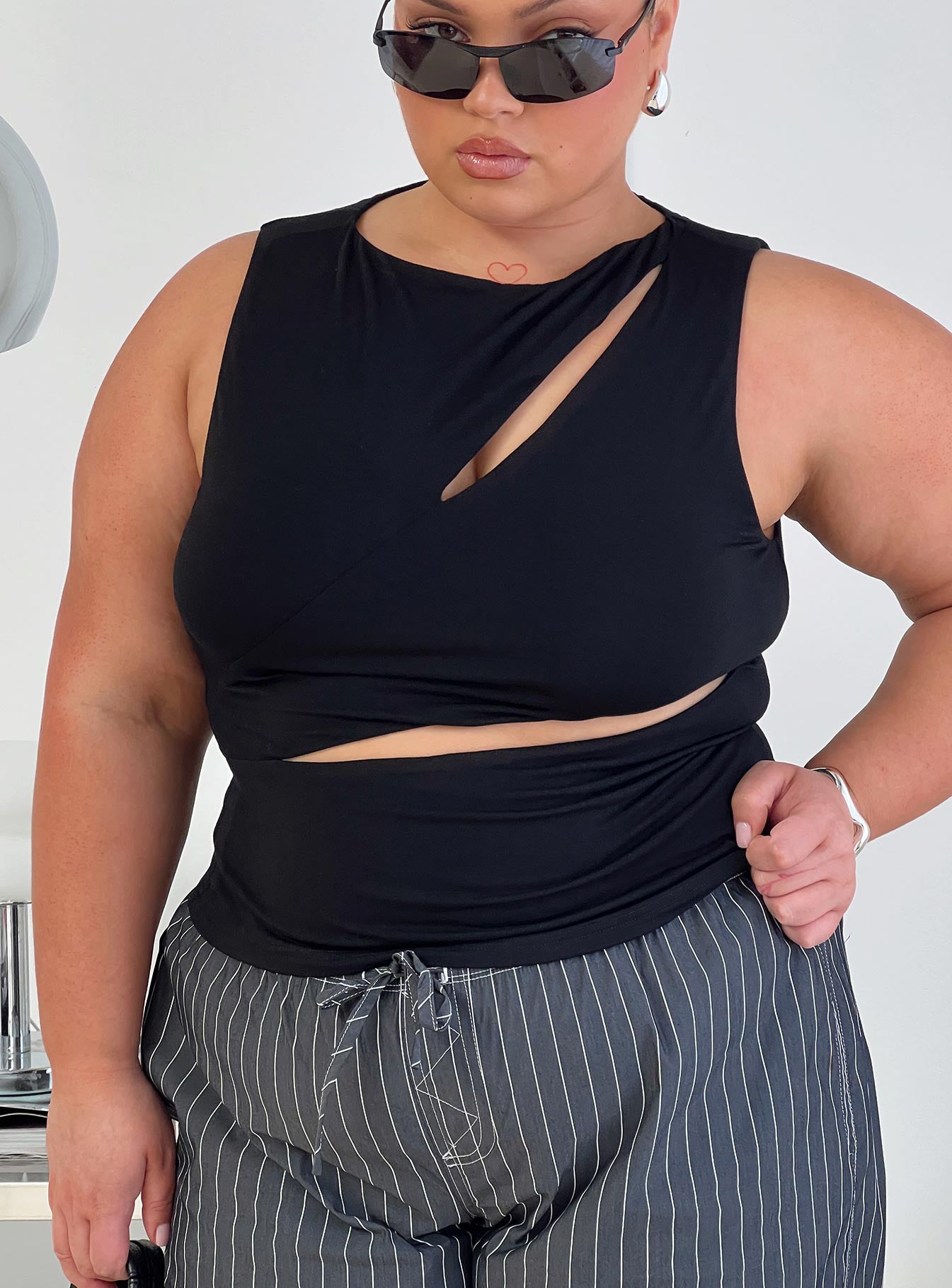 Ablaze Cut Out Top Black、mySite、solidvoid