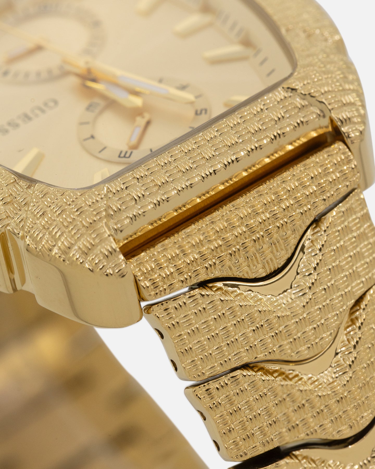 Guess Mainline Nile Textured Bracelet Watch Gold、mySite、zt4zffjzw