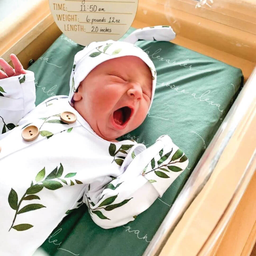  Personalized Emerald Baby Name Swaddle Blanket - Script、mySite、layawaytickets