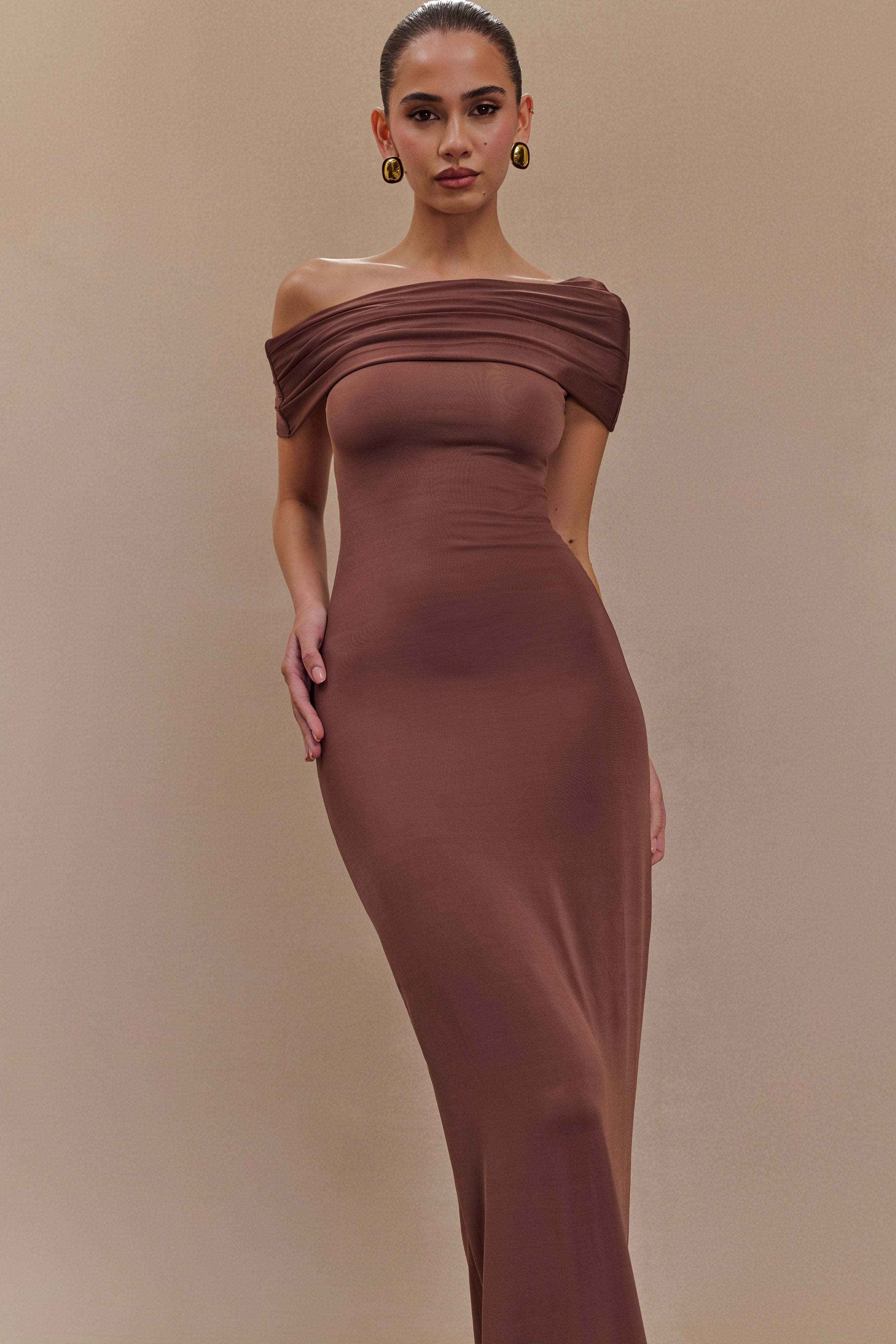 Cassandra Off Shoulder Slinky Maxi Dress - Chocolate、mySite、solidvoid