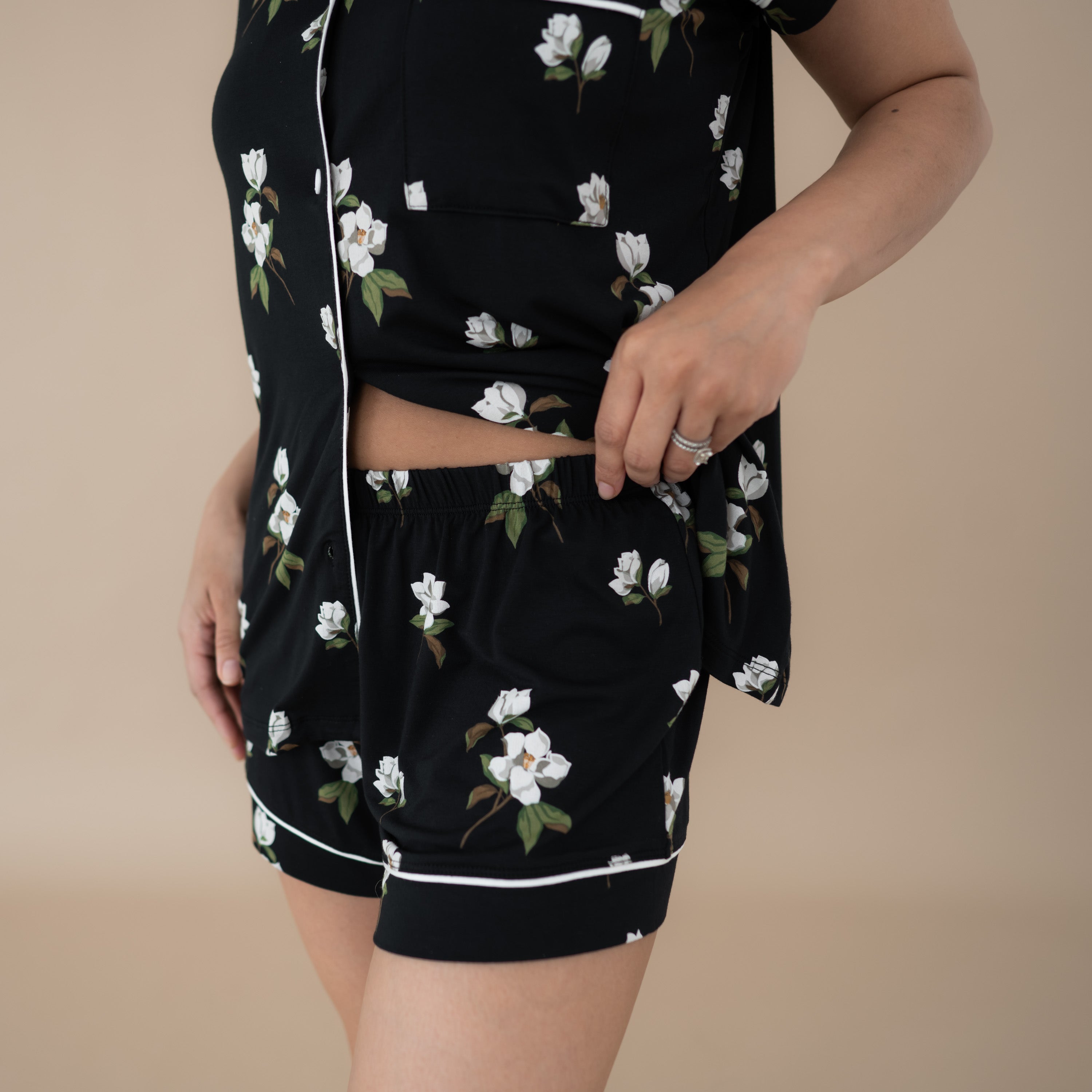  Women’s Short Sleeve Pajama Set in Big Midnight Magnolia、mySite、layawaytickets