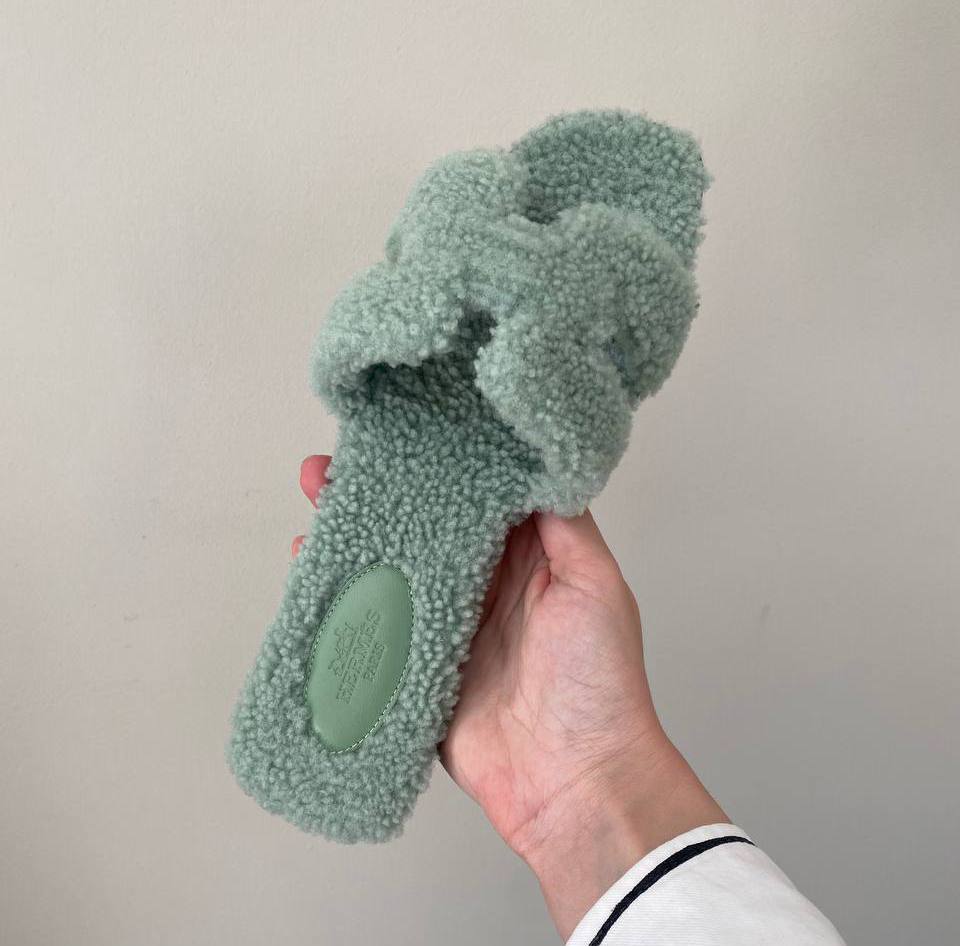 Hermes 2022 Teddy Bear Vert d'eau Oran woolskin sandals、mySite、garminoutage.com
