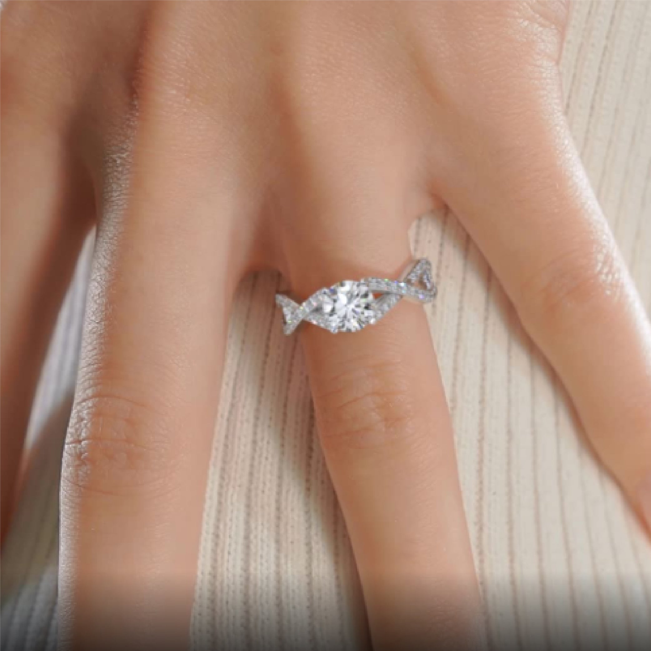 Emery Diamond Engagement Ring -Platinum、mySite、hinf8tx79