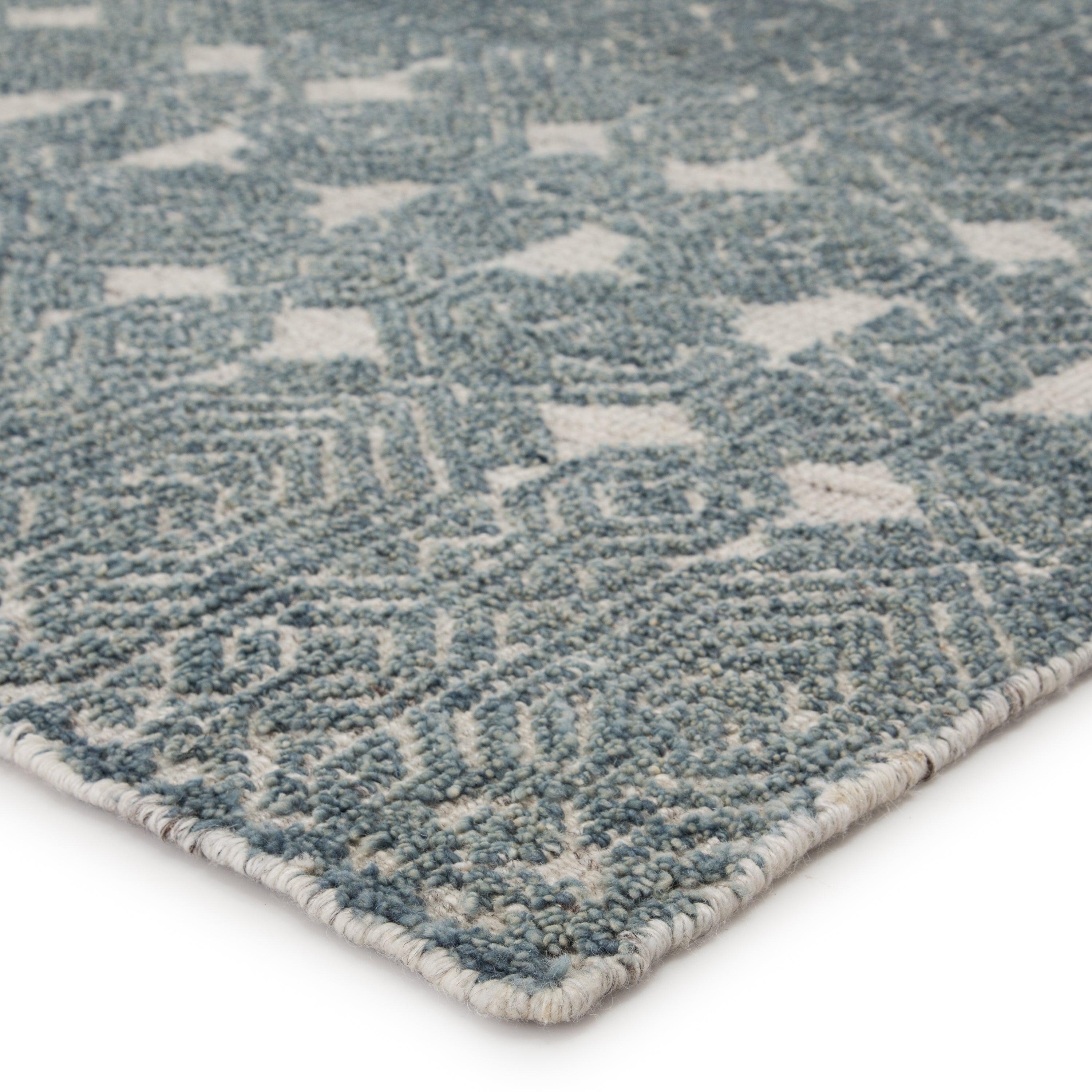 Abelle Hand-Knotted Medallion Teal Light Gray Area Rug、mySite、gigharbornorthrealestate